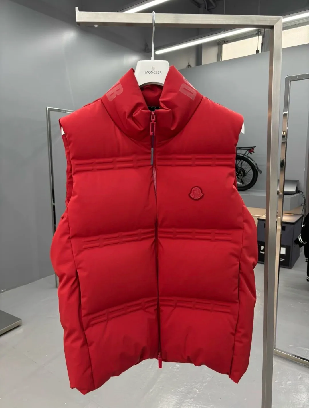 Жилеты Женские Moncler 18188740