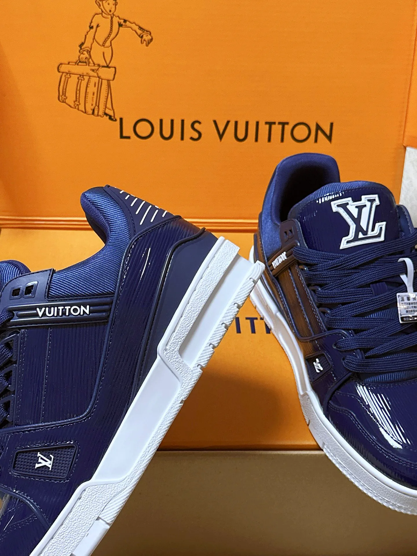 Кроссовки Женские Louis Vuitton 4909475