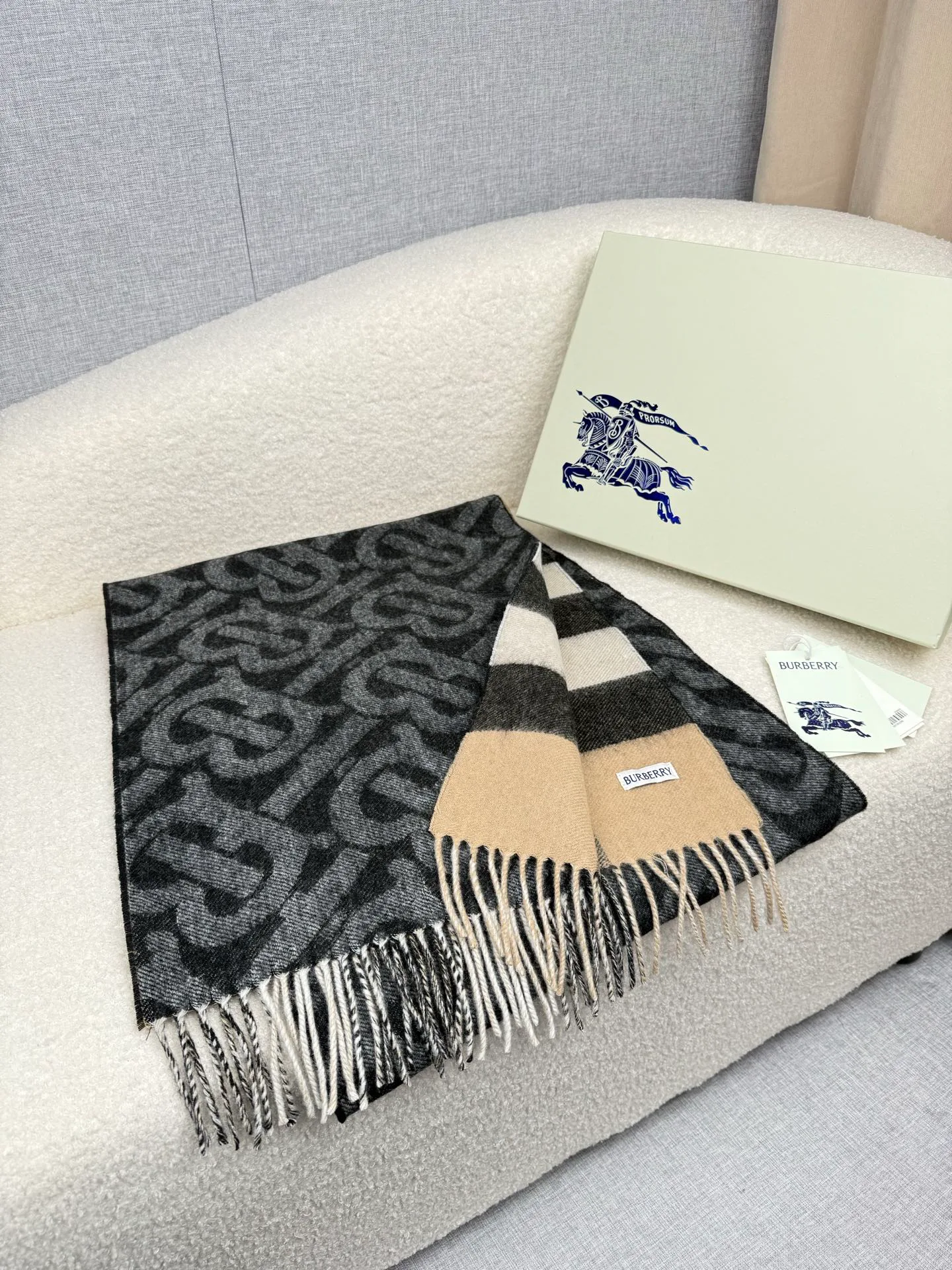 Шарфы Burberry 5901037