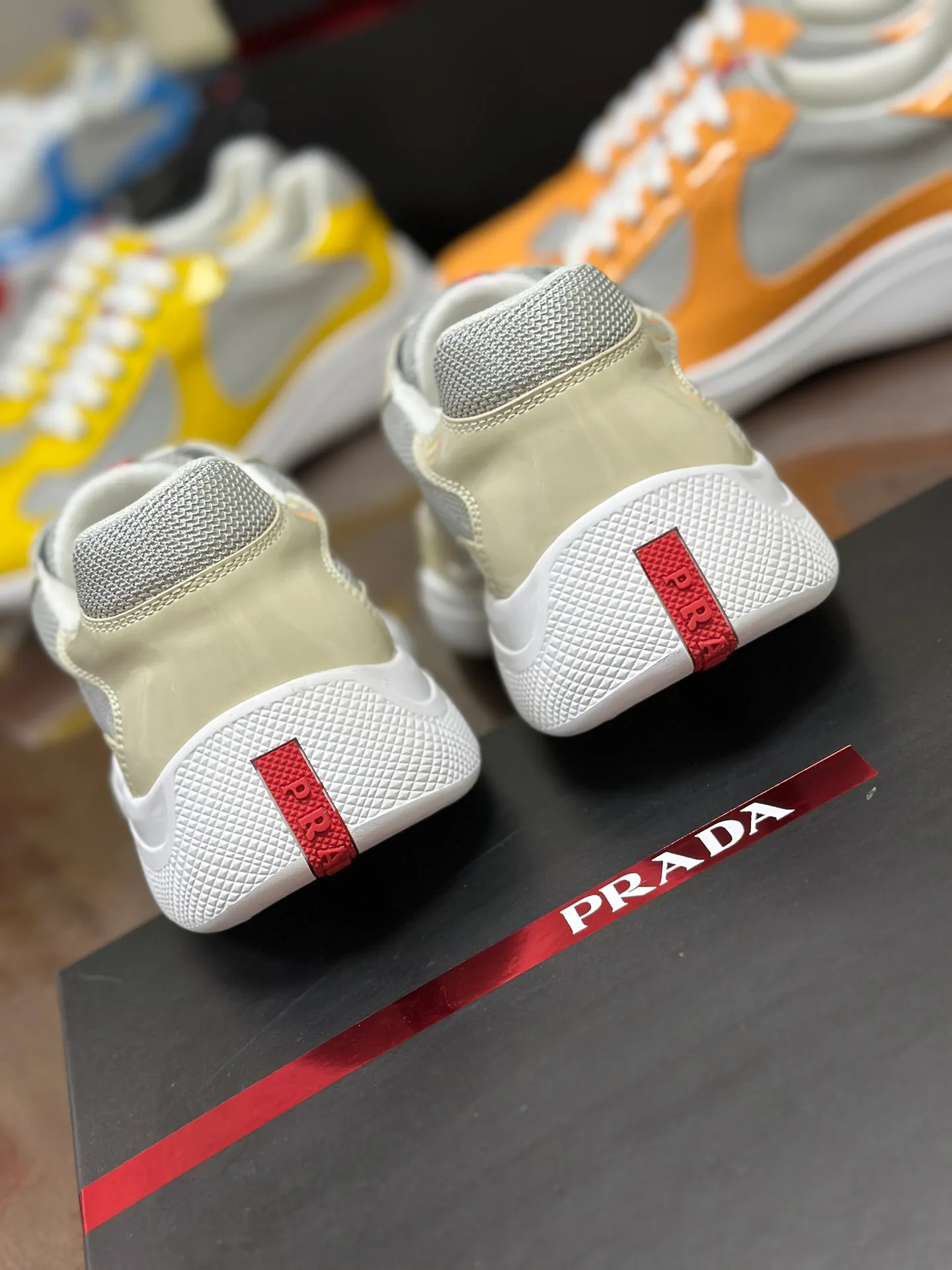 Кроссовки Женские Prada 18262249