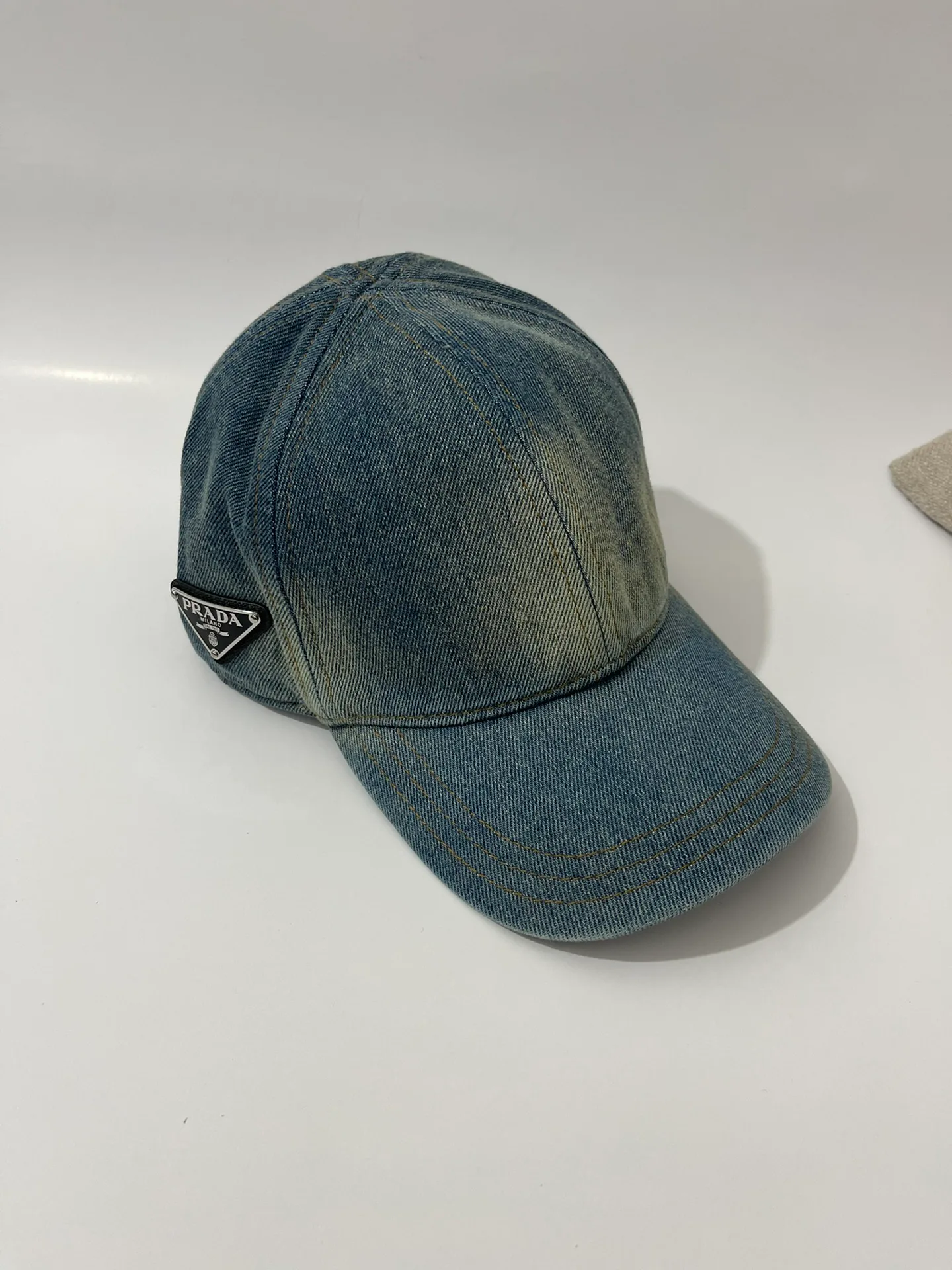 Головные Уборы Prada 11480484