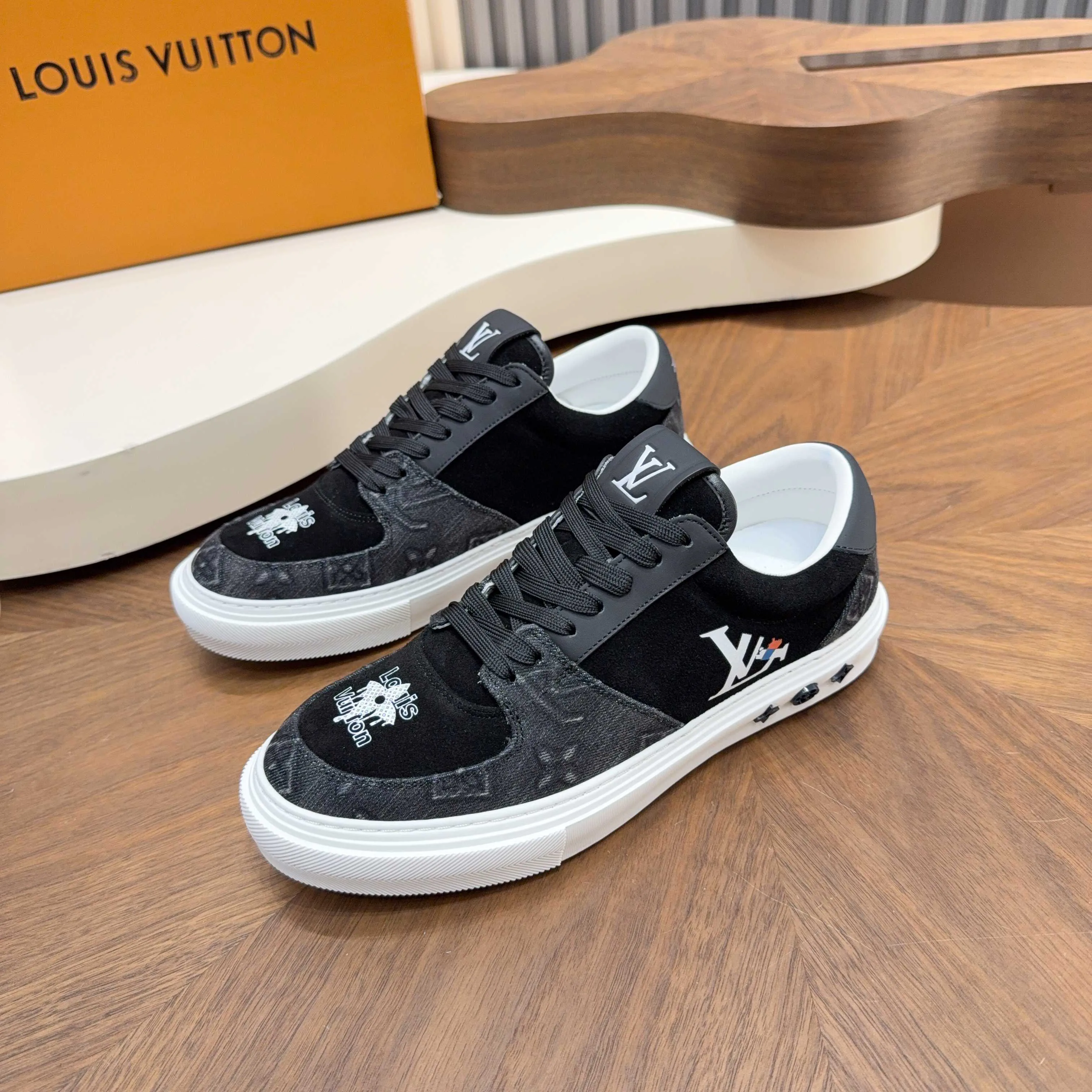 Кроссовки Мужские Louis Vuitton 17921396