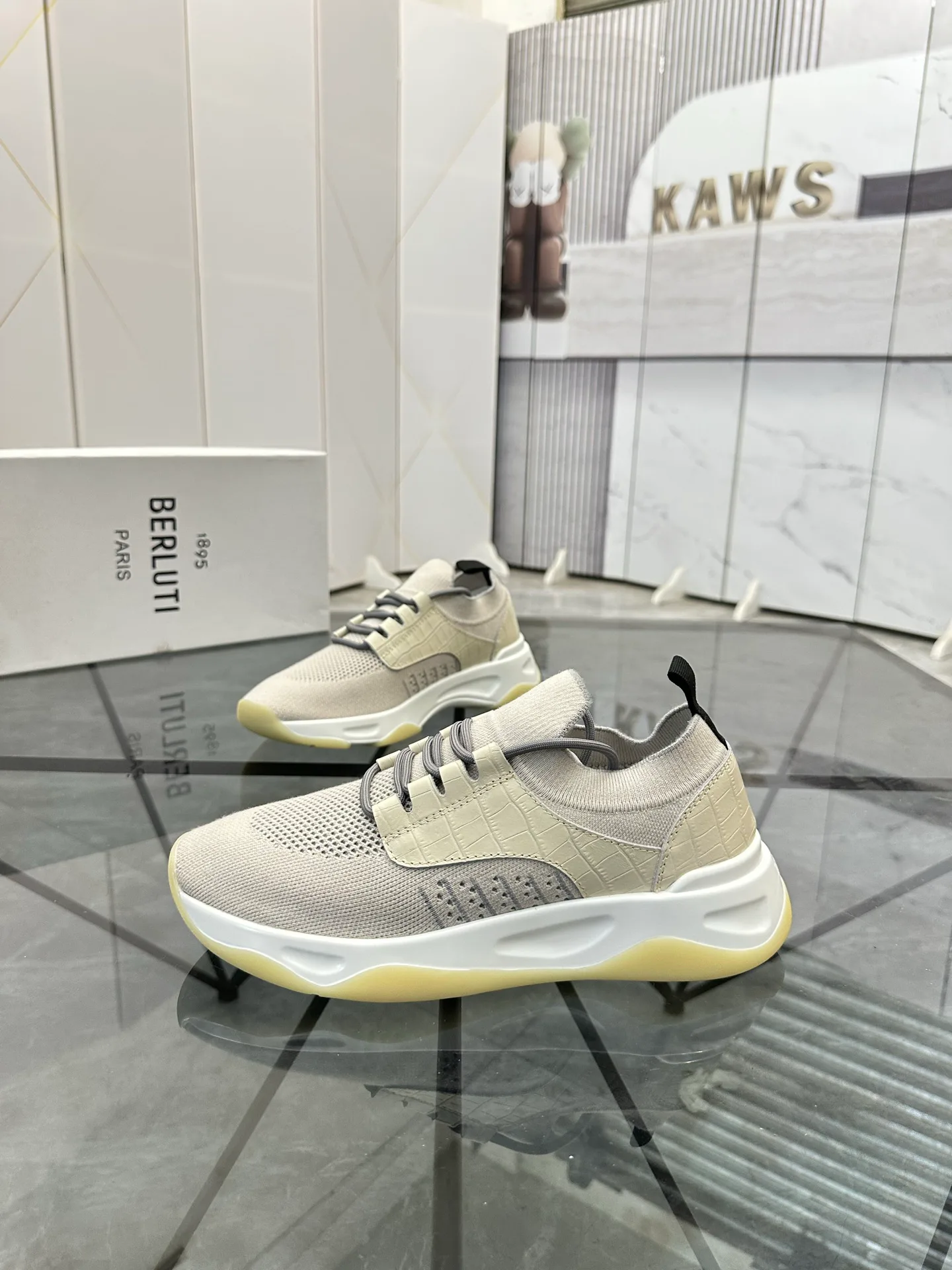 Кроссовки Женские Berluti 462890