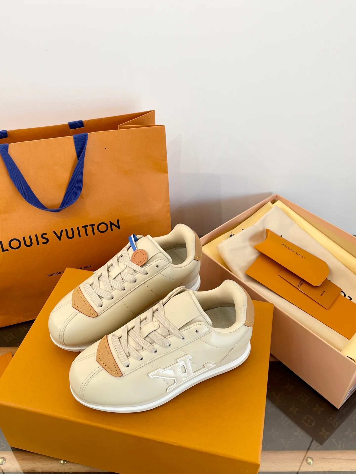 Кроссовки Женские Louis Vuitton 1285143