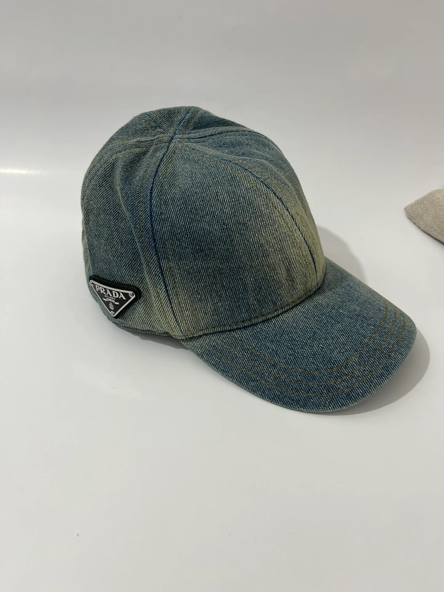 Головные Уборы Prada 11480484