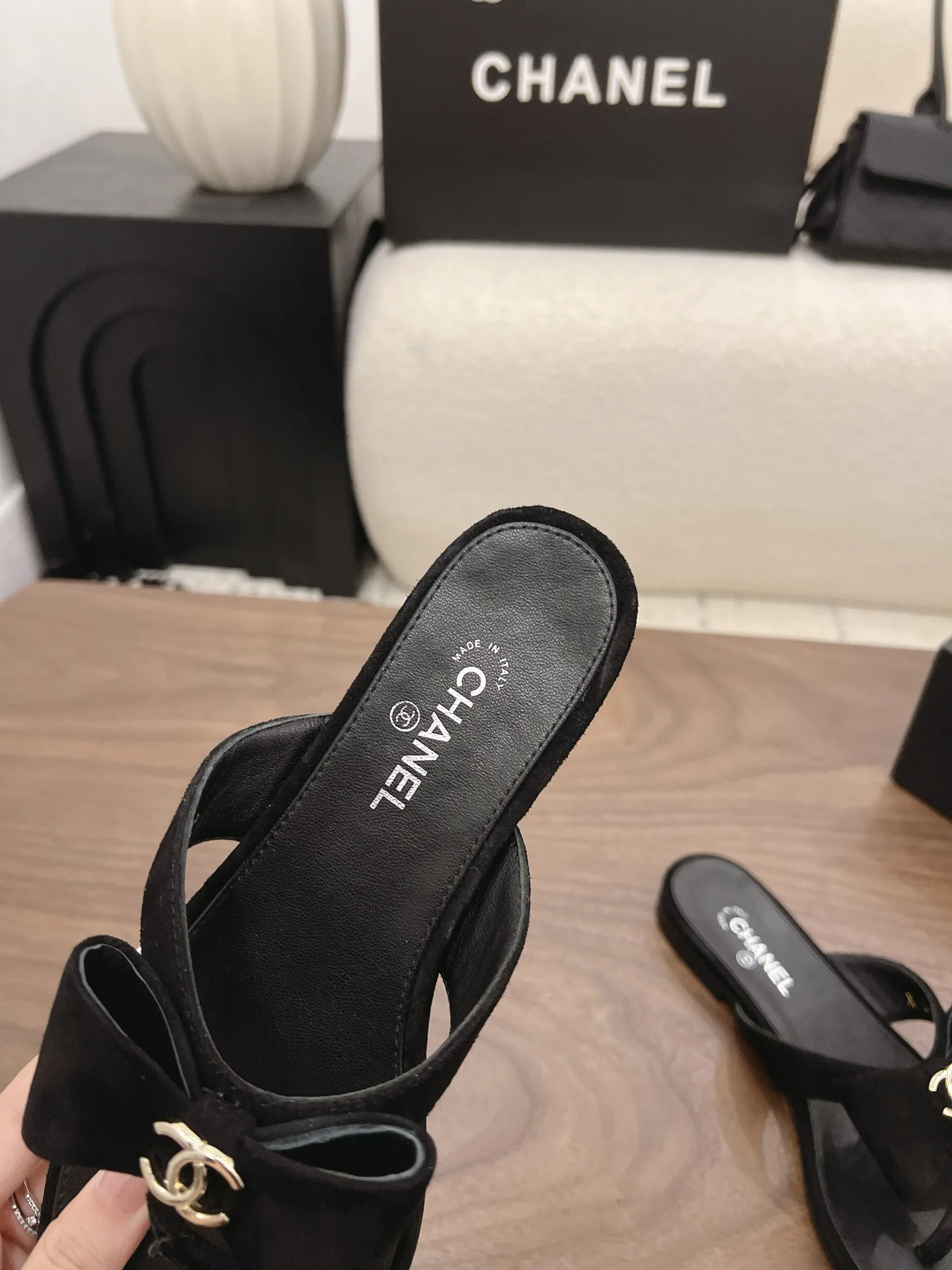 Шлепанцы Женские Chanel 17342709