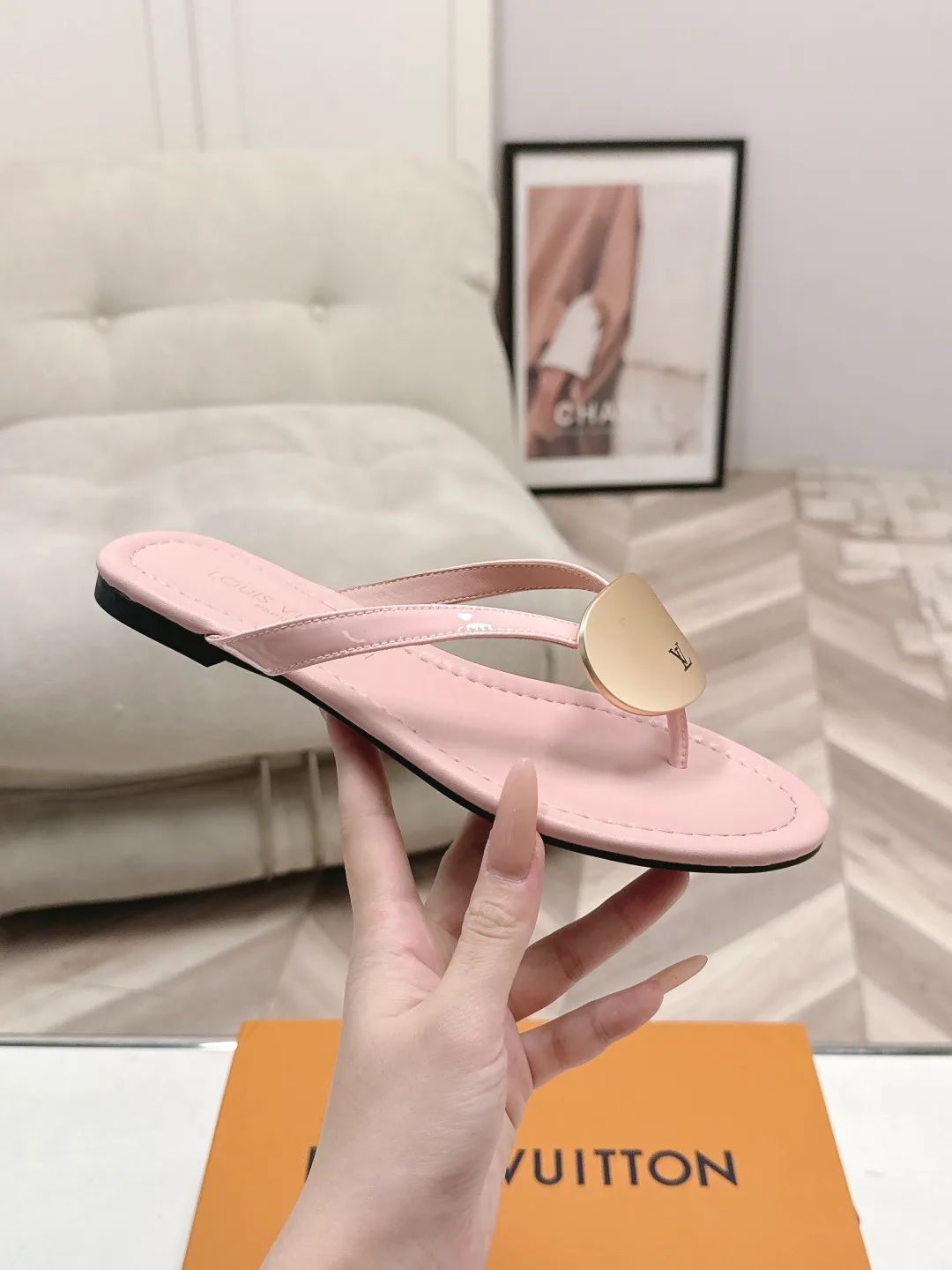 Шлепанцы Женские Louis Vuitton 17578108