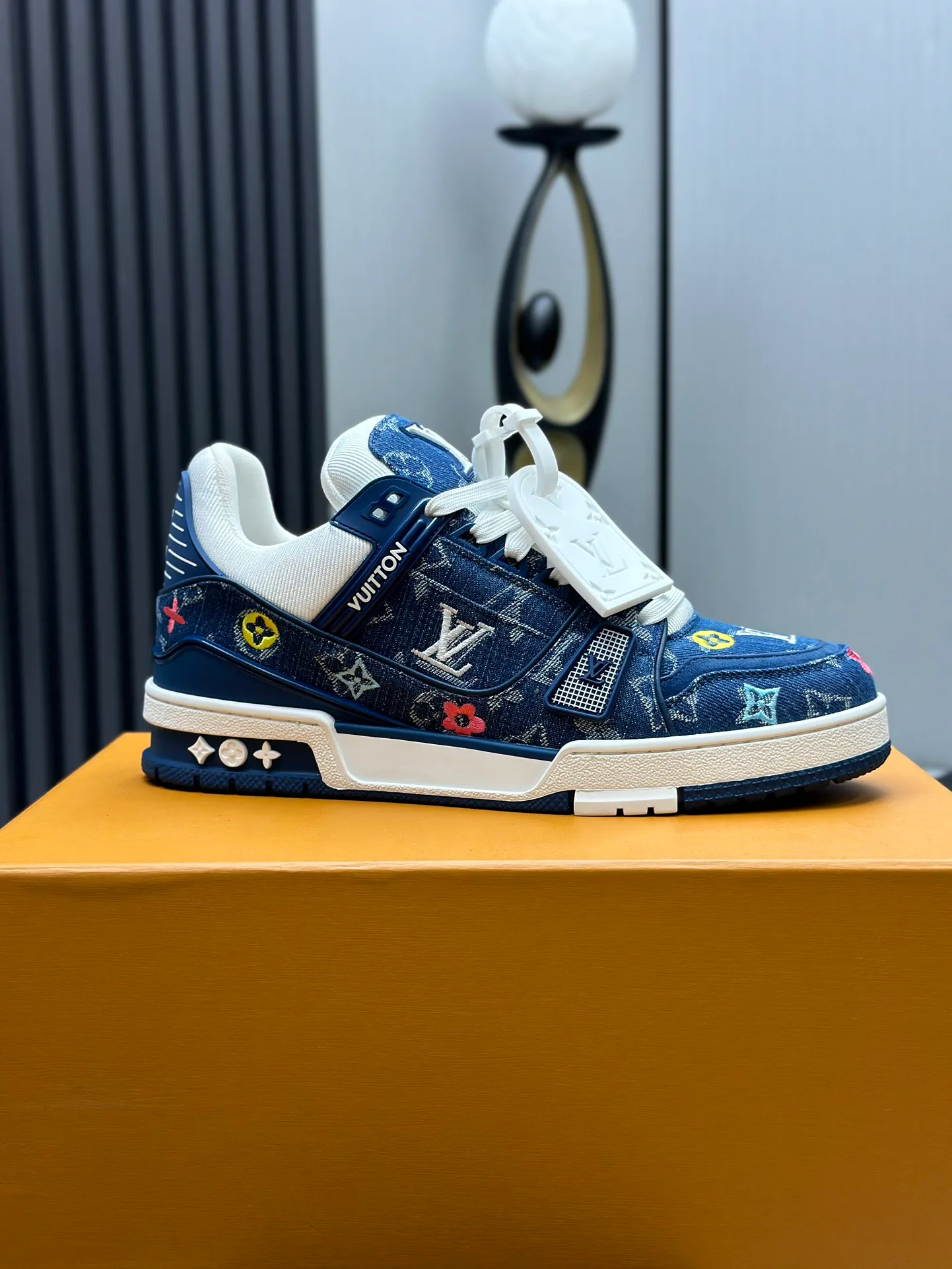 Кроссовки Женские Louis Vuitton 18743926