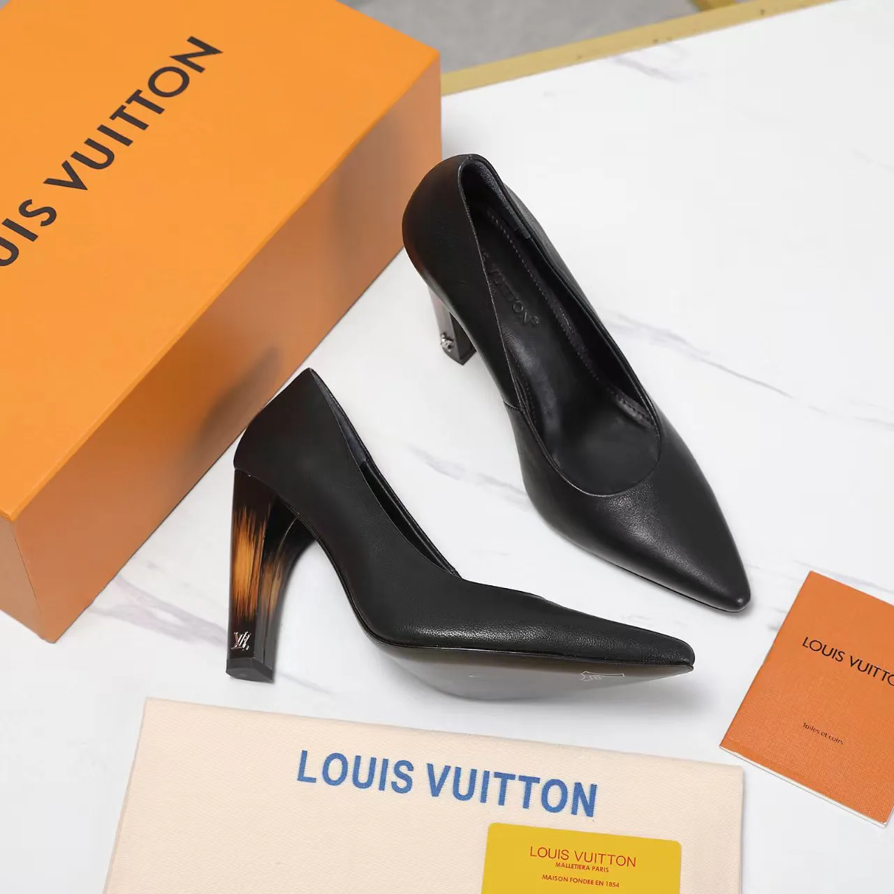 Туфли Женские Louis Vuitton 19623782