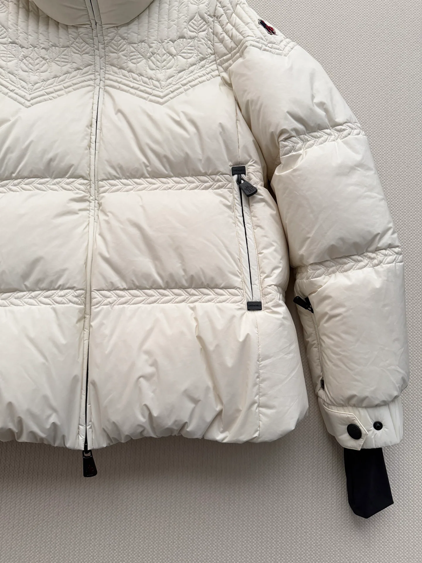 Куртки И Пуховики Женские Moncler 20093080