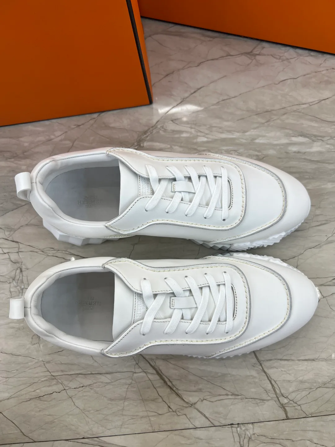 Кроссовки Женские Hermes 18655733