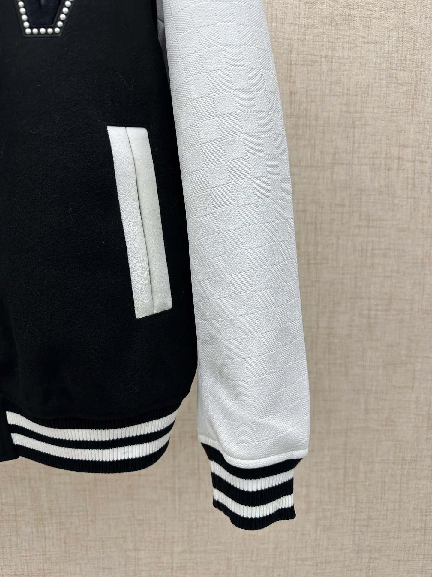 Куртки И Пуховики Женские Louis Vuitton 212534