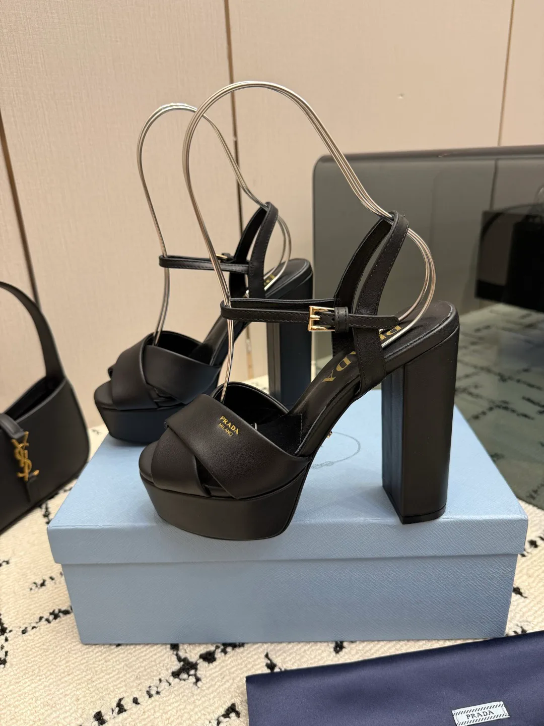 Босоножки Женские Prada 19633430