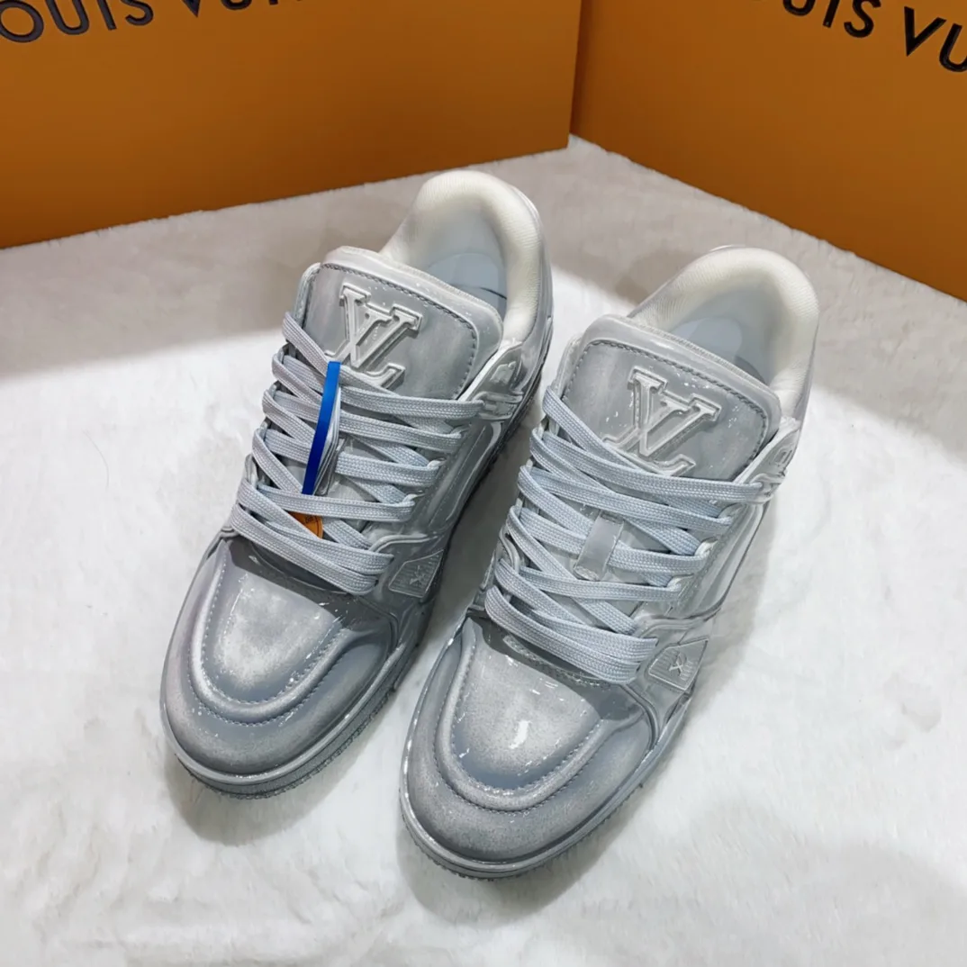 Кроссовки Женские Louis Vuitton 11707355