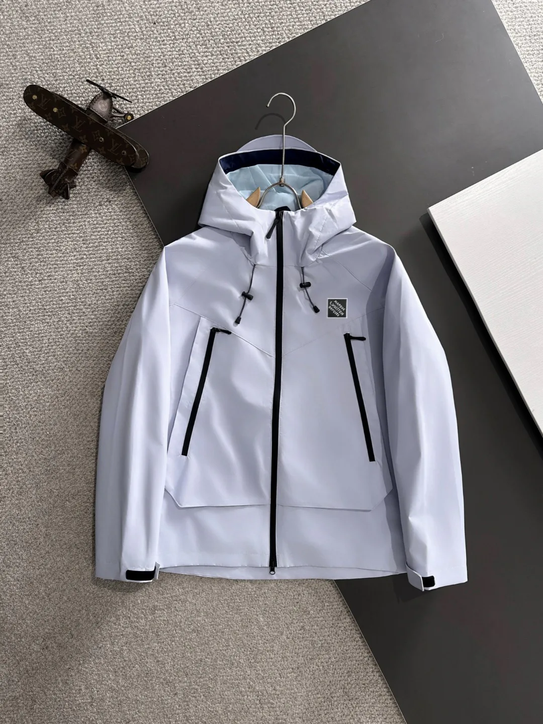 Куртки И Пуховики Женские Louis Vuitton 5091766