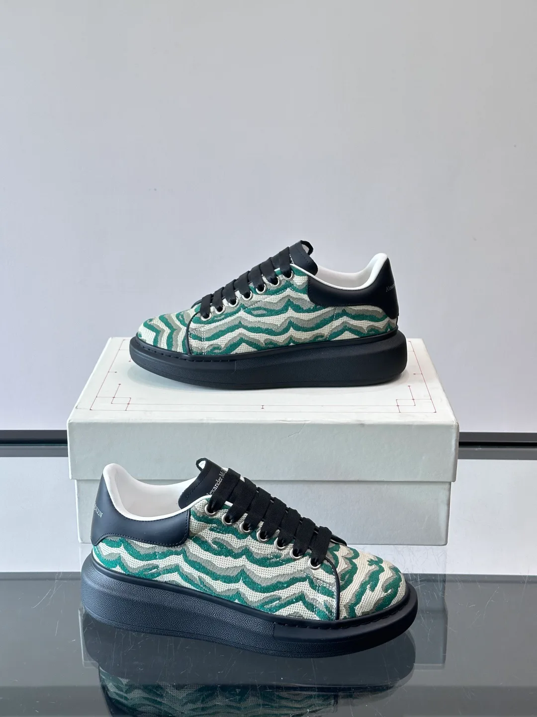 Кроссовки Женские Alexander Mcqueen 11170734