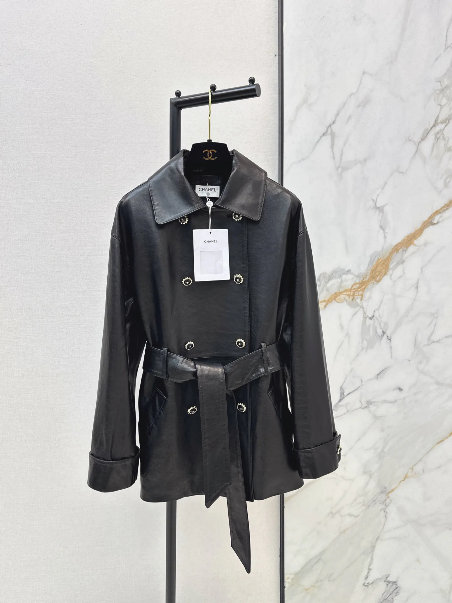 Кожаные Куртки И Дублёнки Женские Chanel 18253120