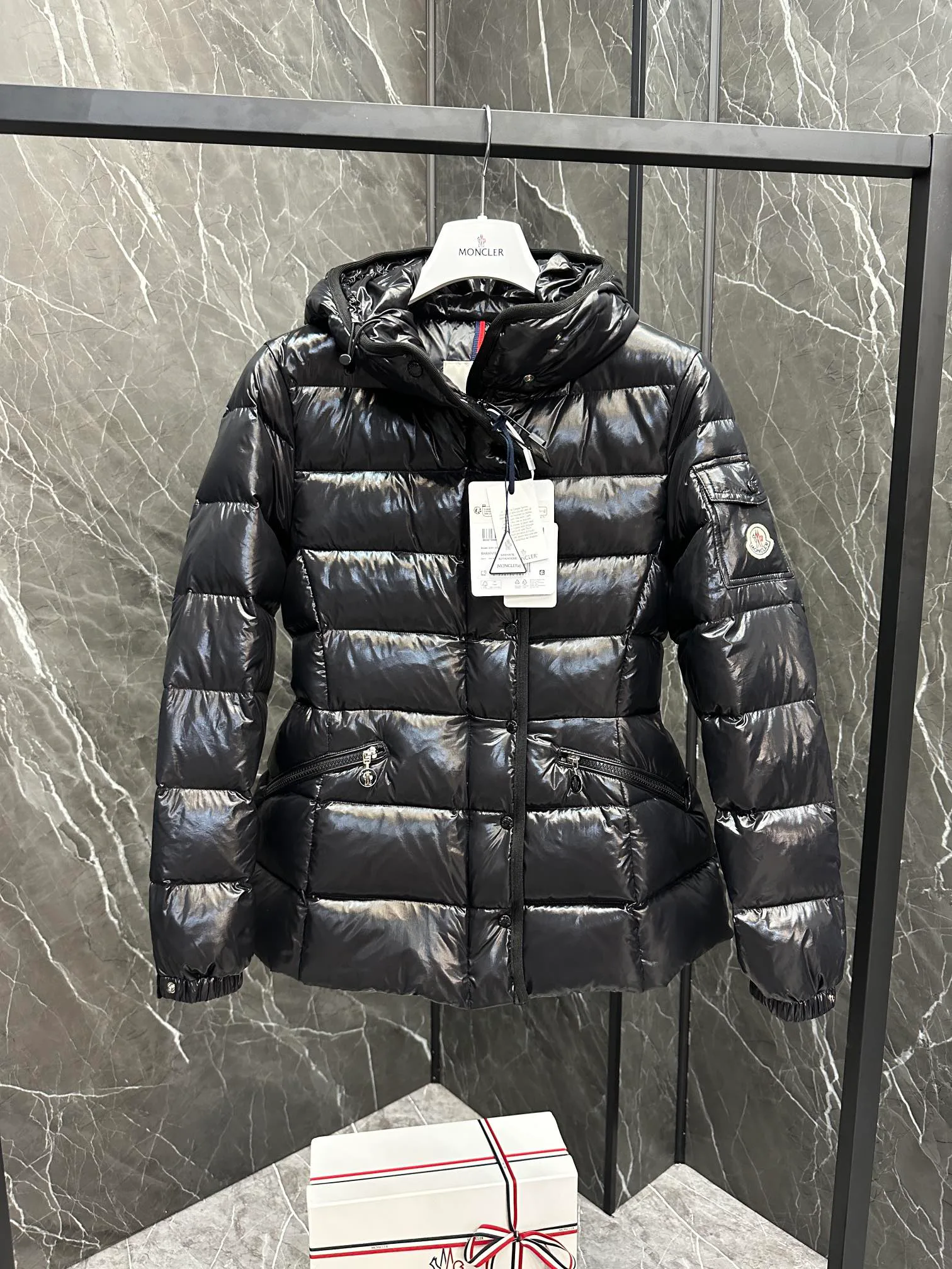 Куртки И Пуховики Женские Moncler 18722796