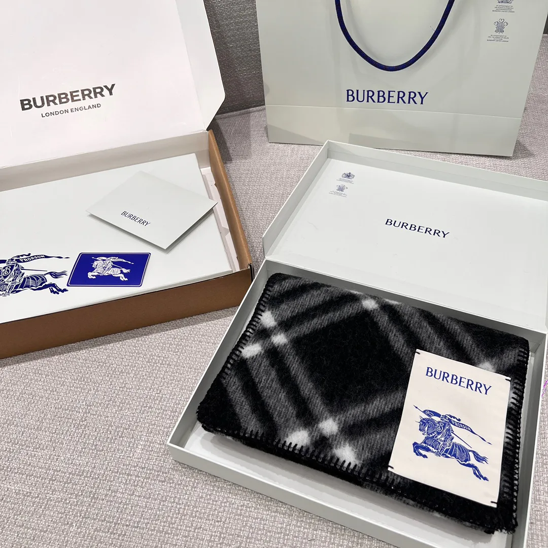 Шарфы Burberry 17945216