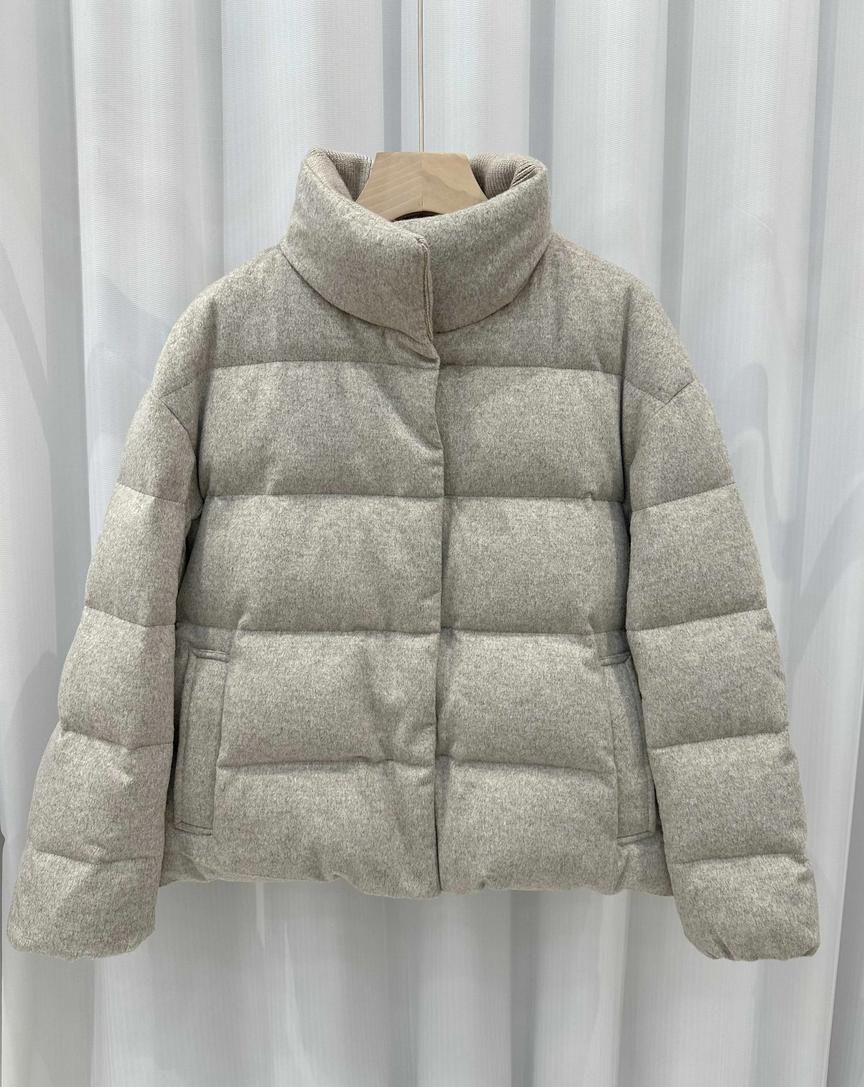 Куртки И Пуховики Женские Loro Piana 1860285