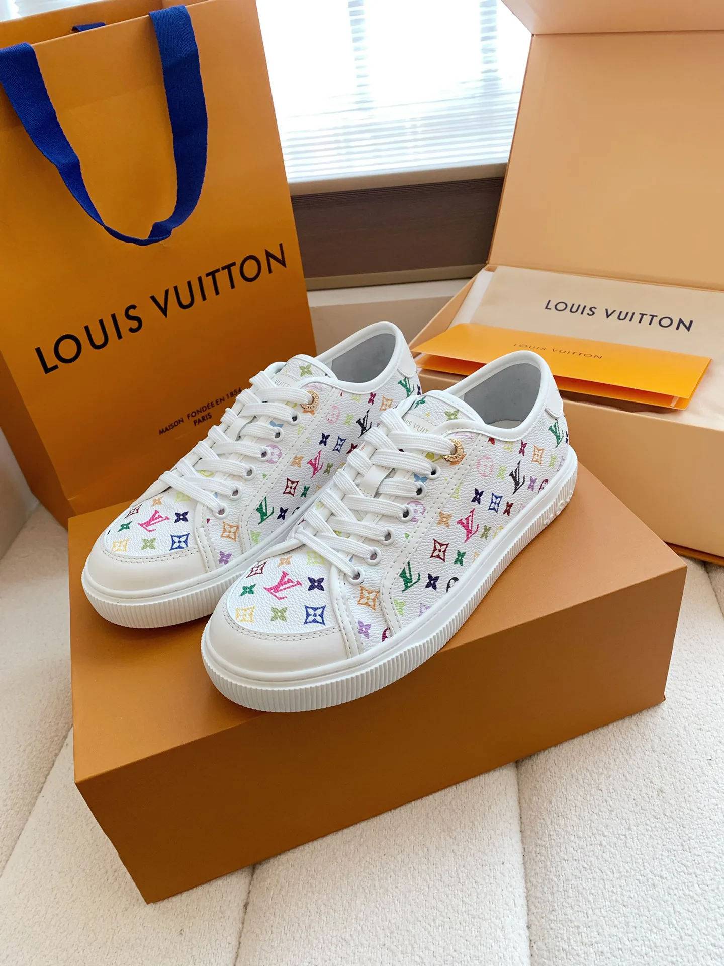 Кроссовки Женские Louis Vuitton 11876785