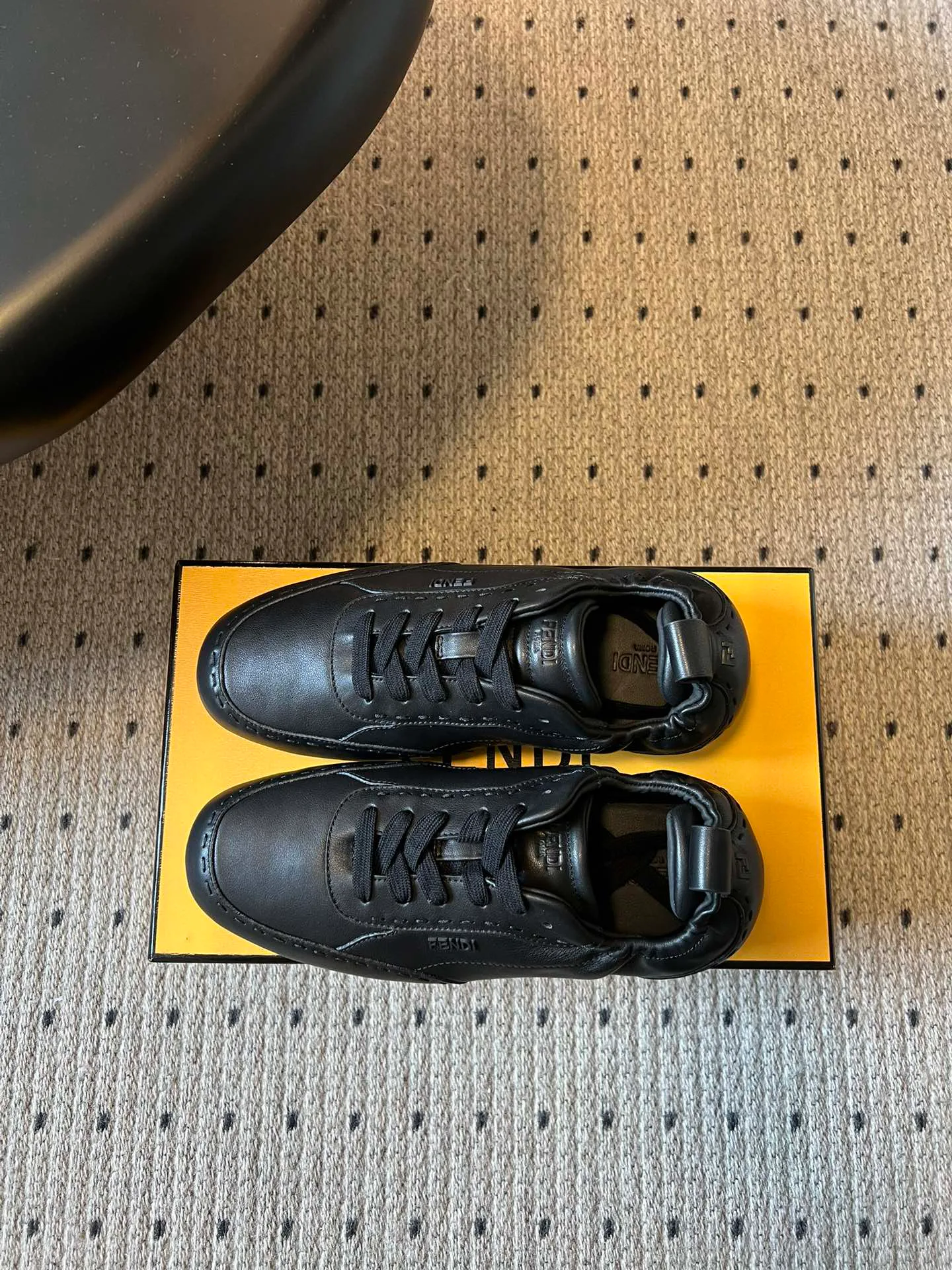 Кроссовки Женские Fendi 11669188