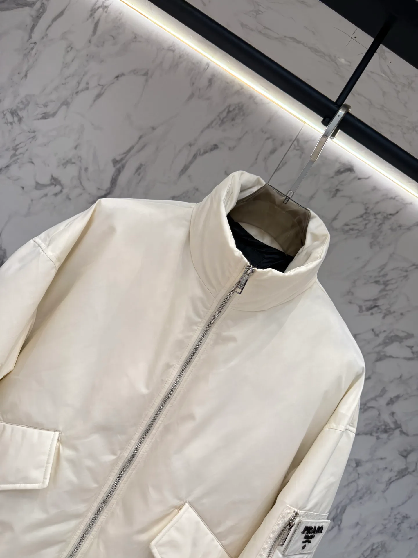 Куртки И Пуховики Женские Prada 18480859