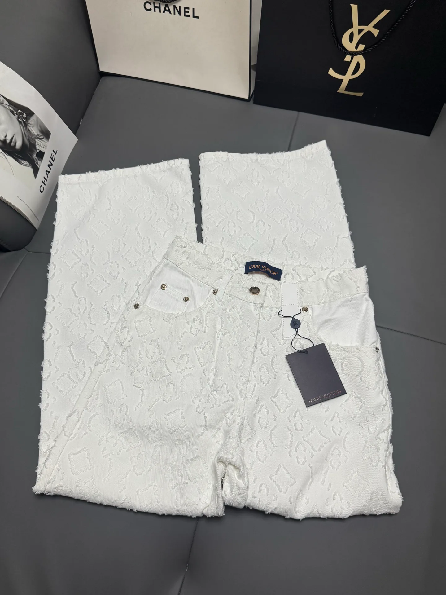 Джинсы Женские Louis Vuitton 18671336