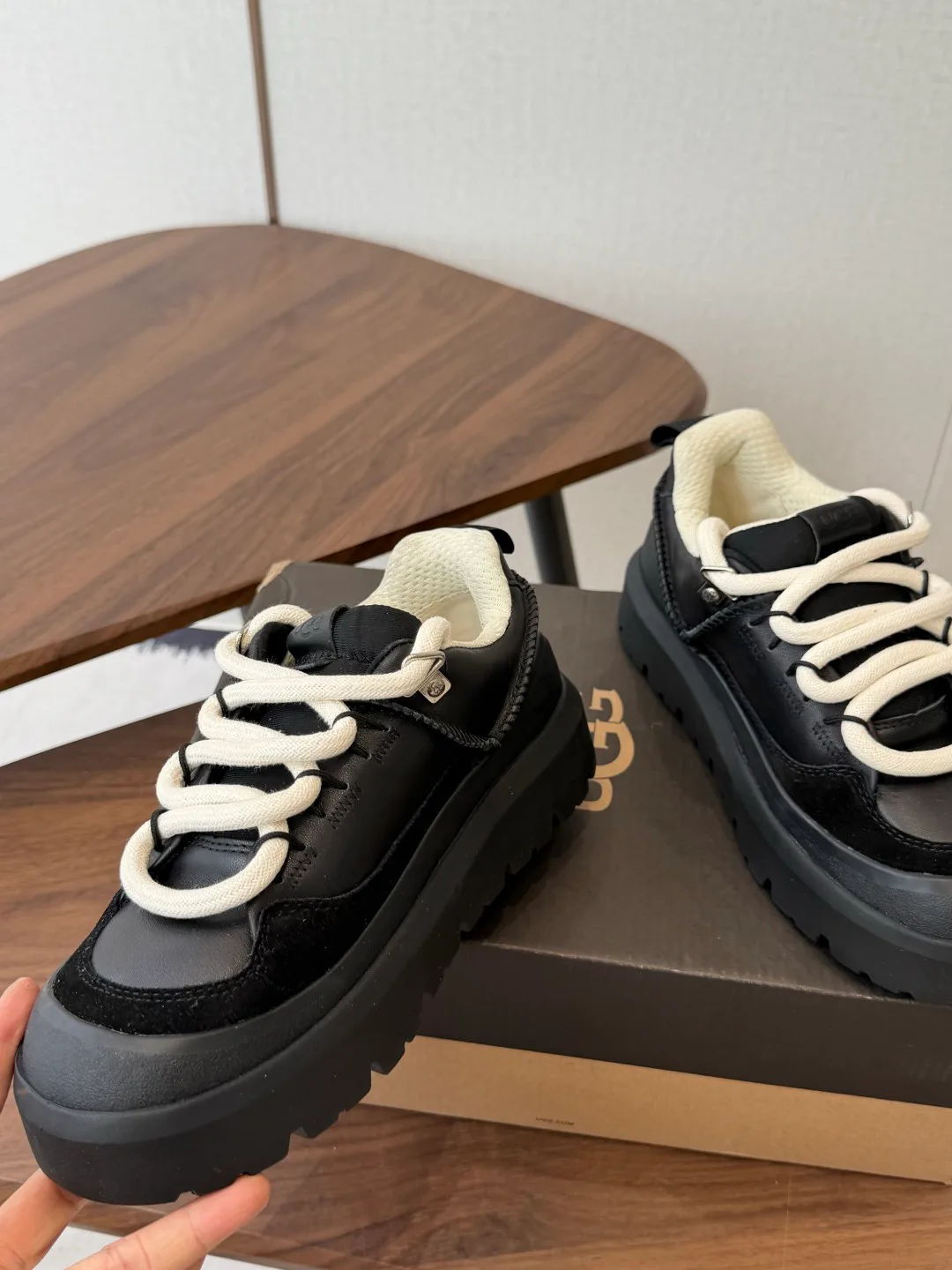 Кроссовки Женские Ugg 18796503