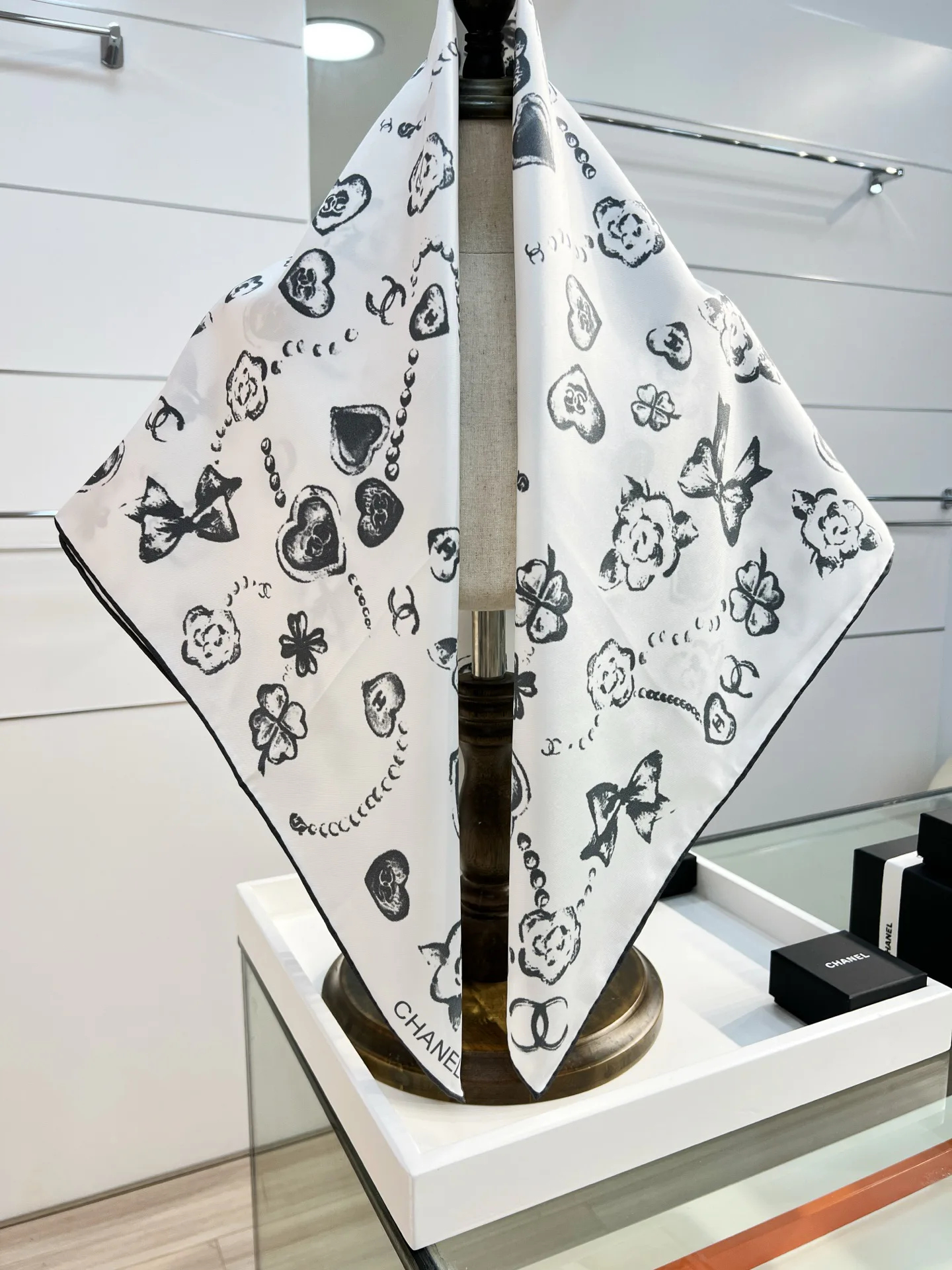 Платки Chanel 12763101