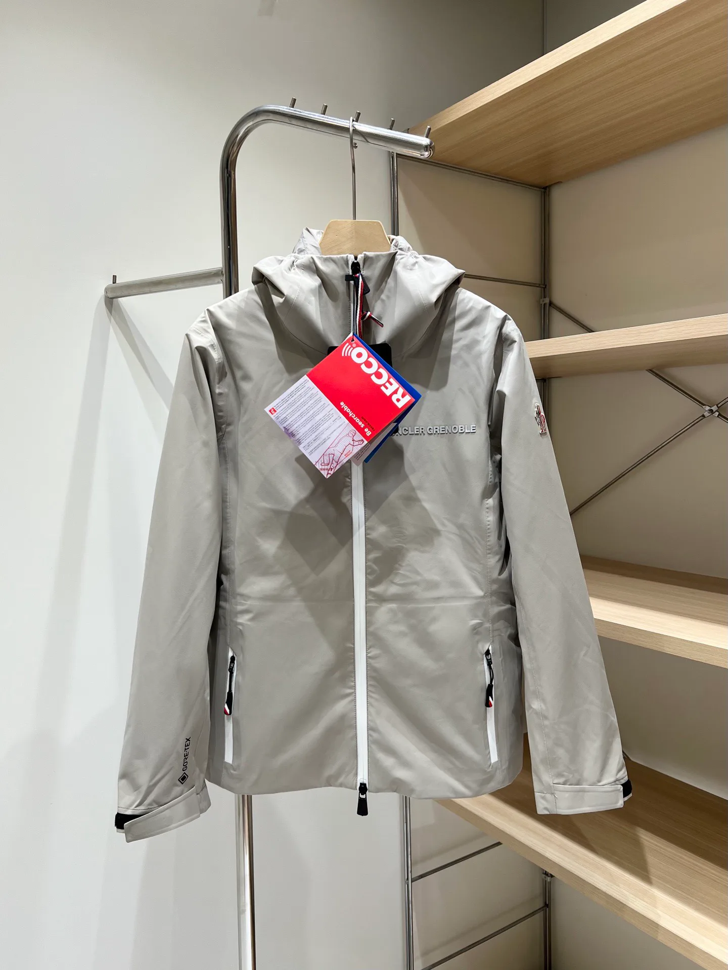 Куртки И Пуховики Женские Moncler 18131363
