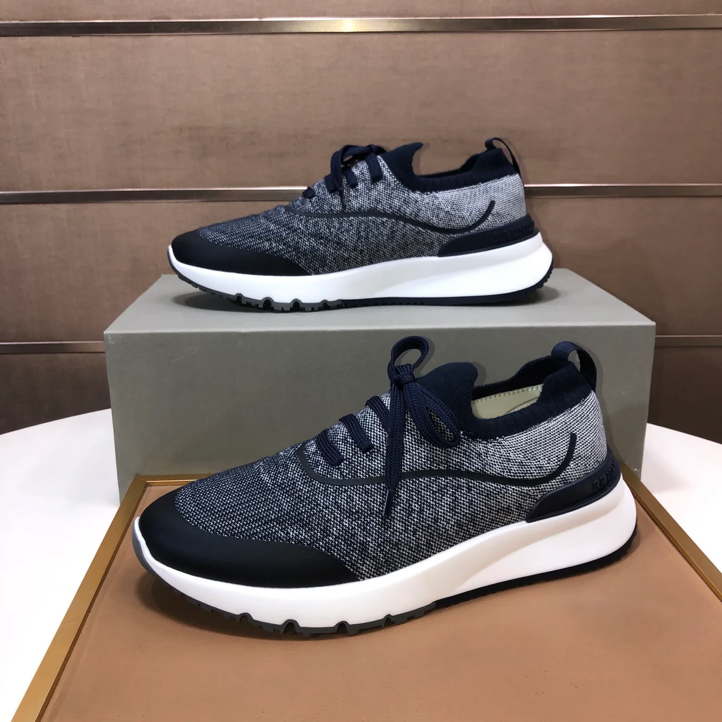 Кроссовки Мужские Brunello Cucinelli 18738921