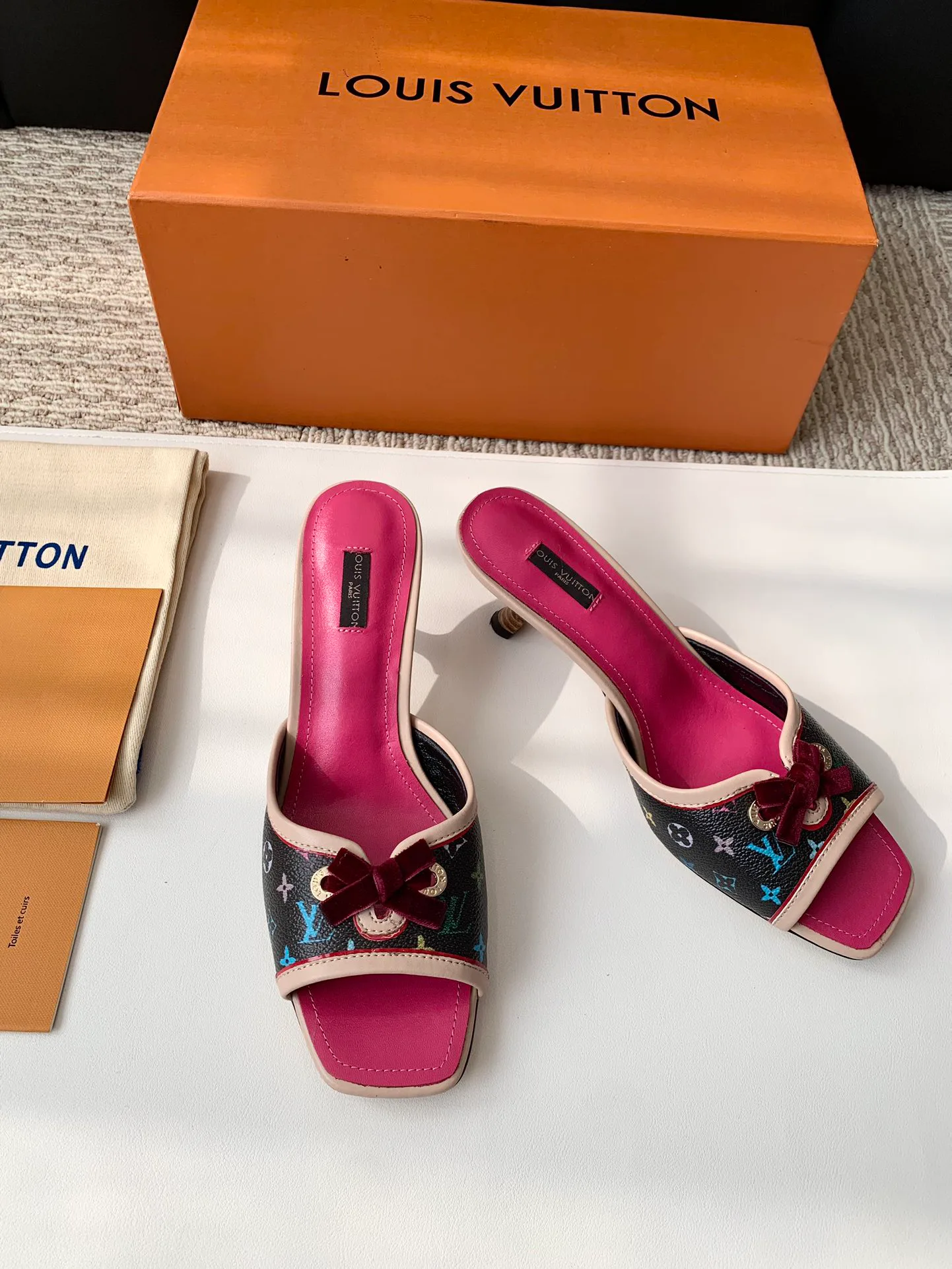 Туфли Женские Louis Vuitton 11263785