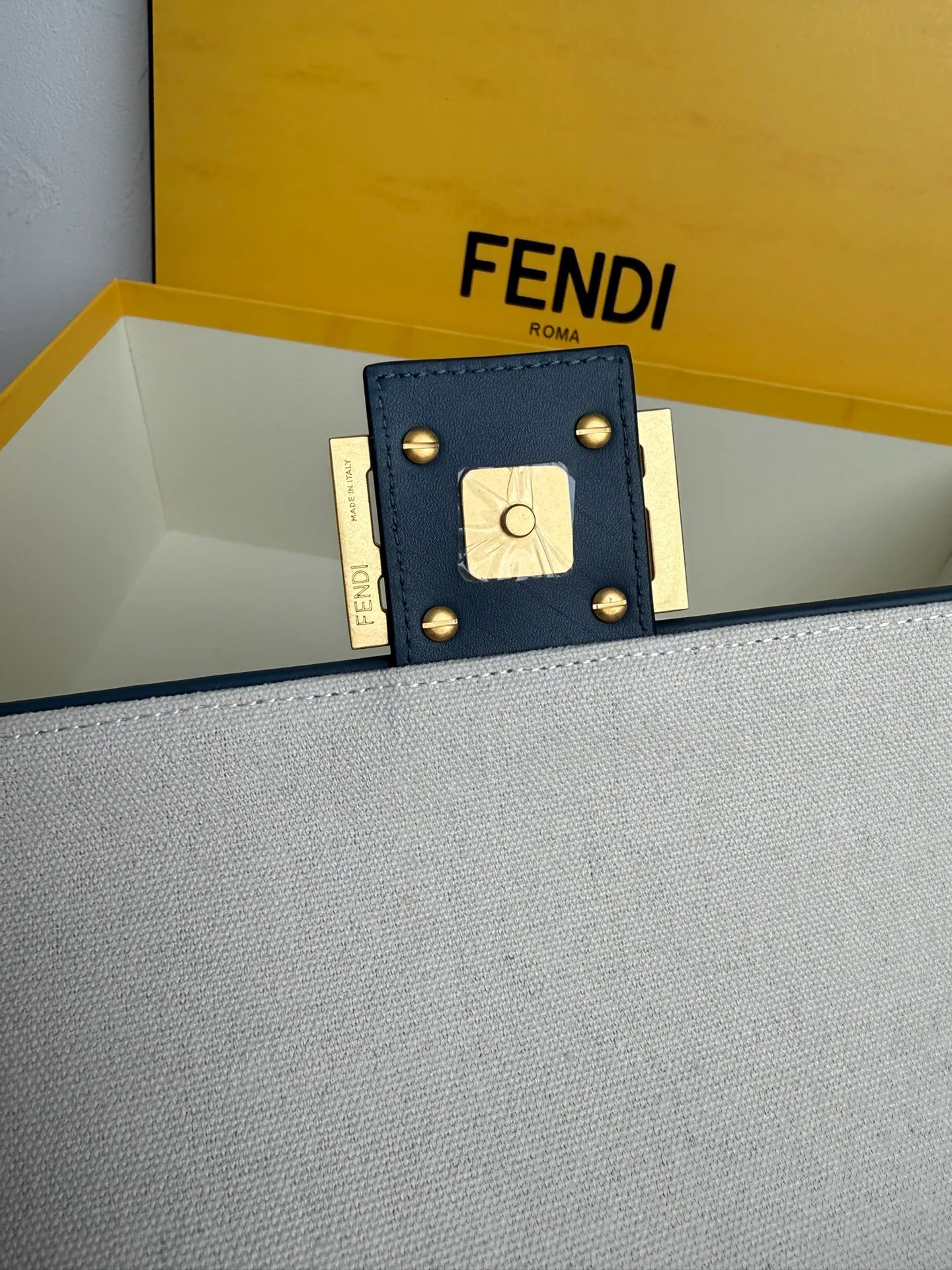 Классические Сумки Женские Fendi 17880641