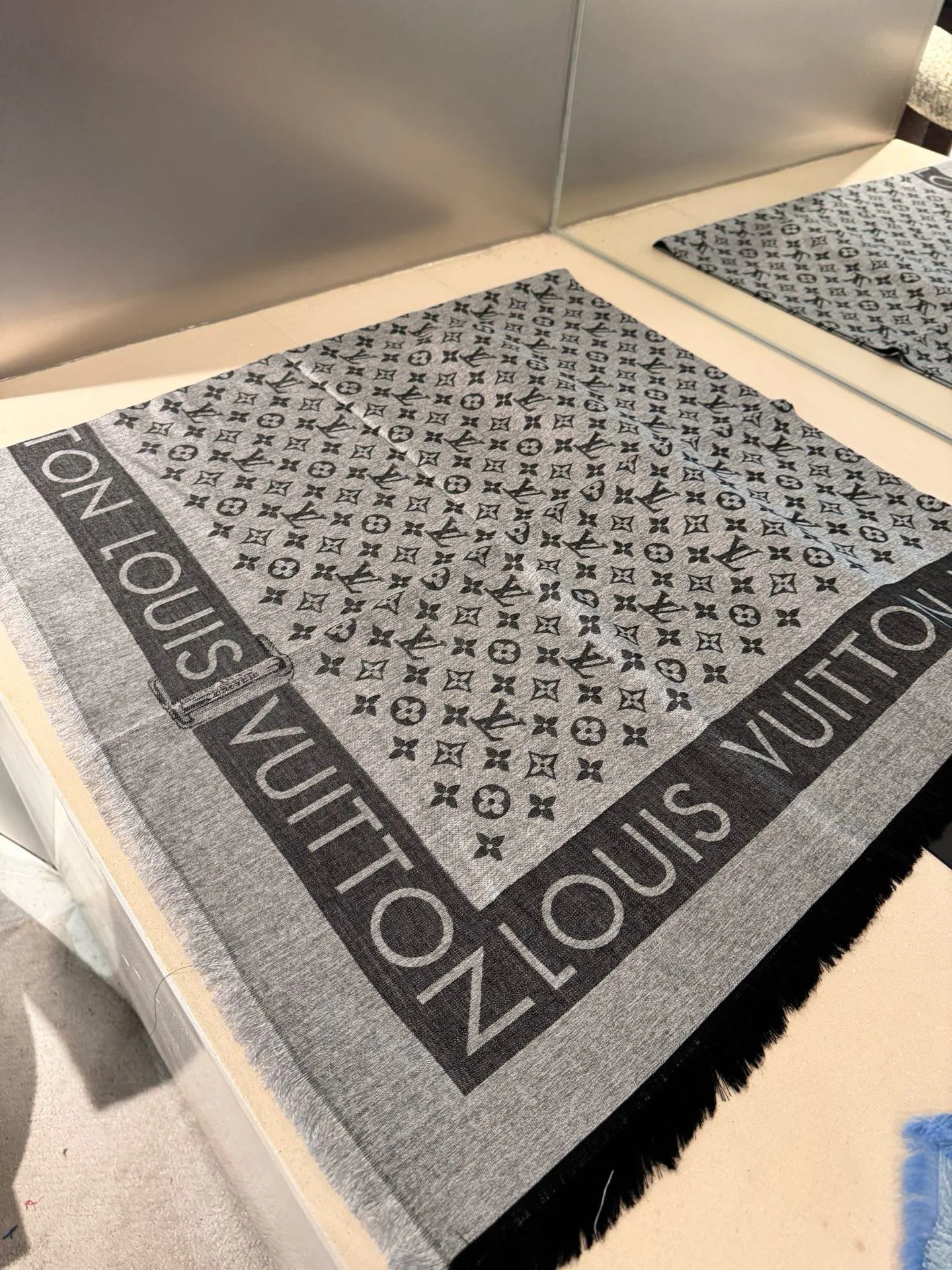 Шарфы Louis Vuitton 17837996
