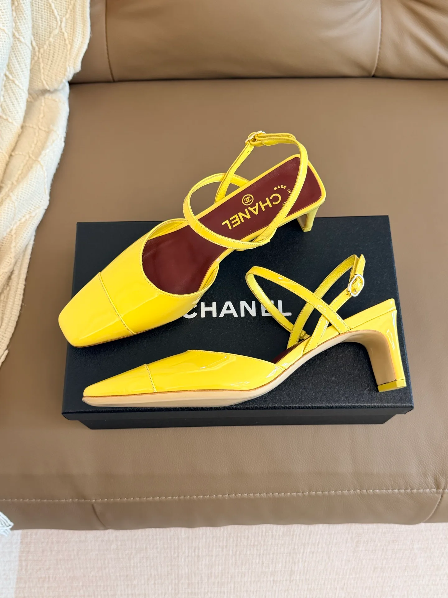 Босоножки Женские Chanel 17510576