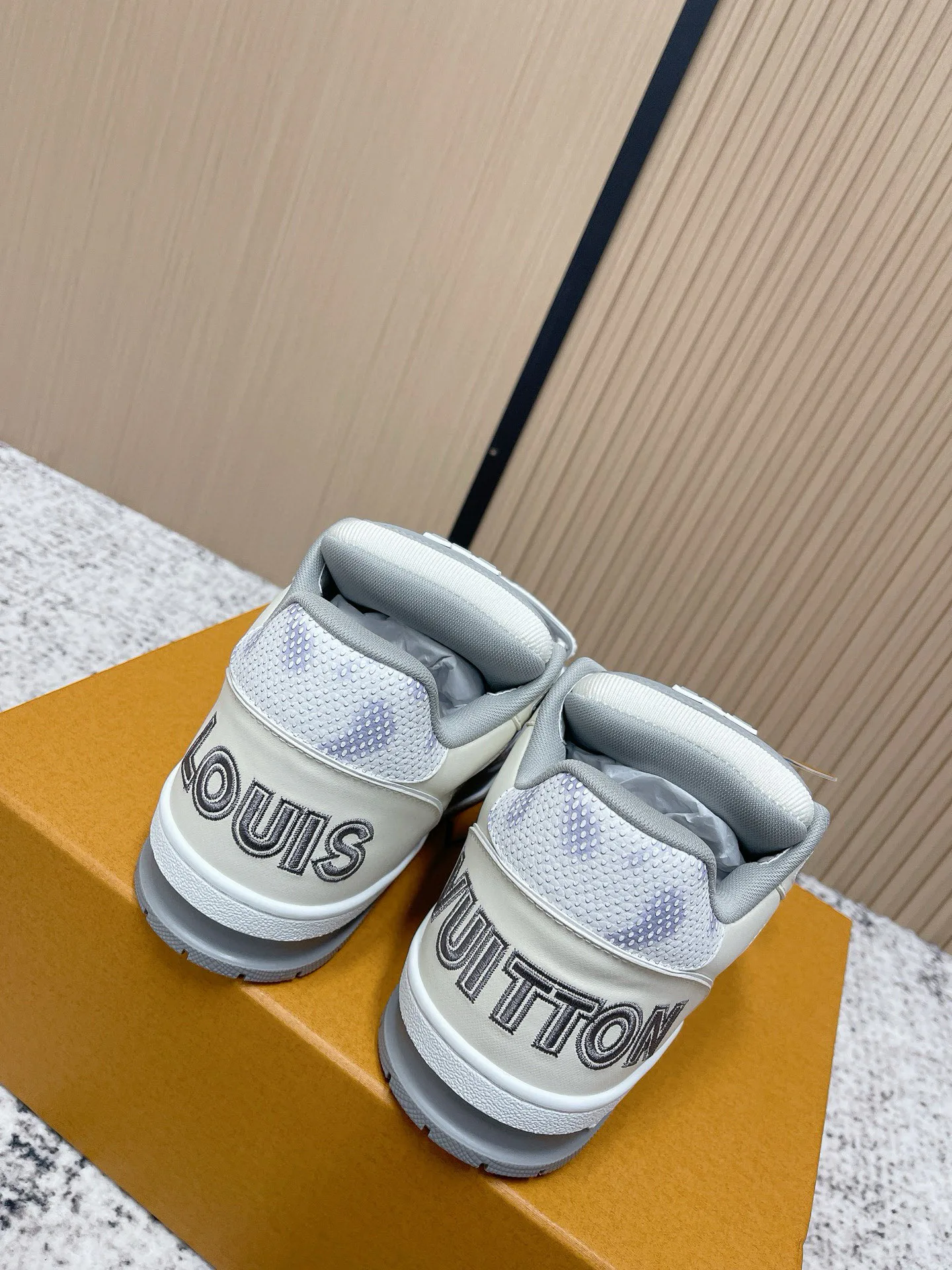 Кроссовки Мужские Louis Vuitton 11707427