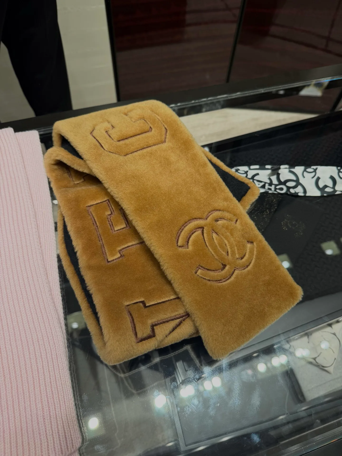 Шарфы Chanel 18347769
