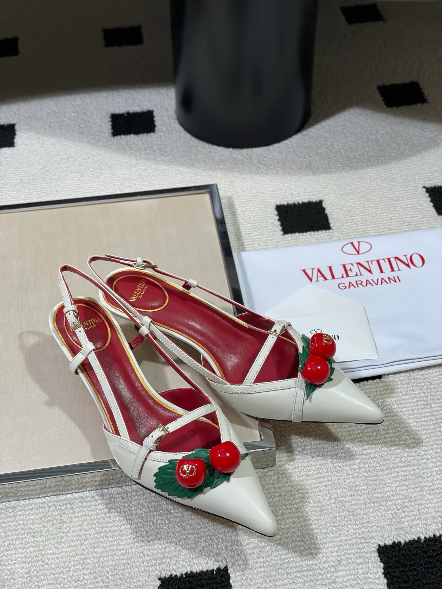 Босоножки Женские Valentino 13189655