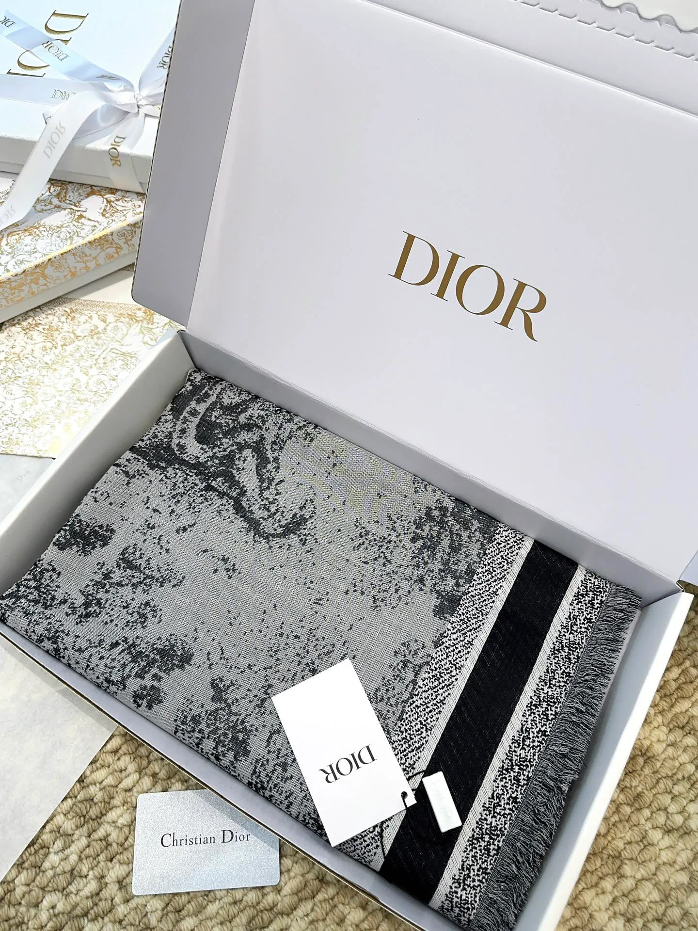 Шарфы Christian Dior 17874836