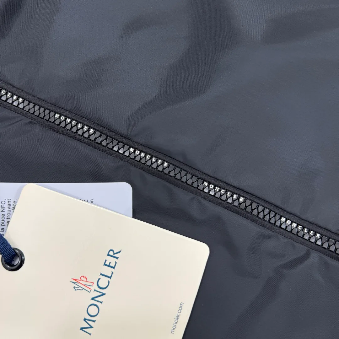 Куртки И Пуховики Женские Moncler 18002120