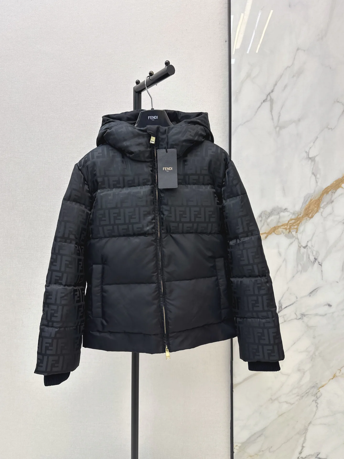 Куртки И Пуховики Женские Fendi 18253128