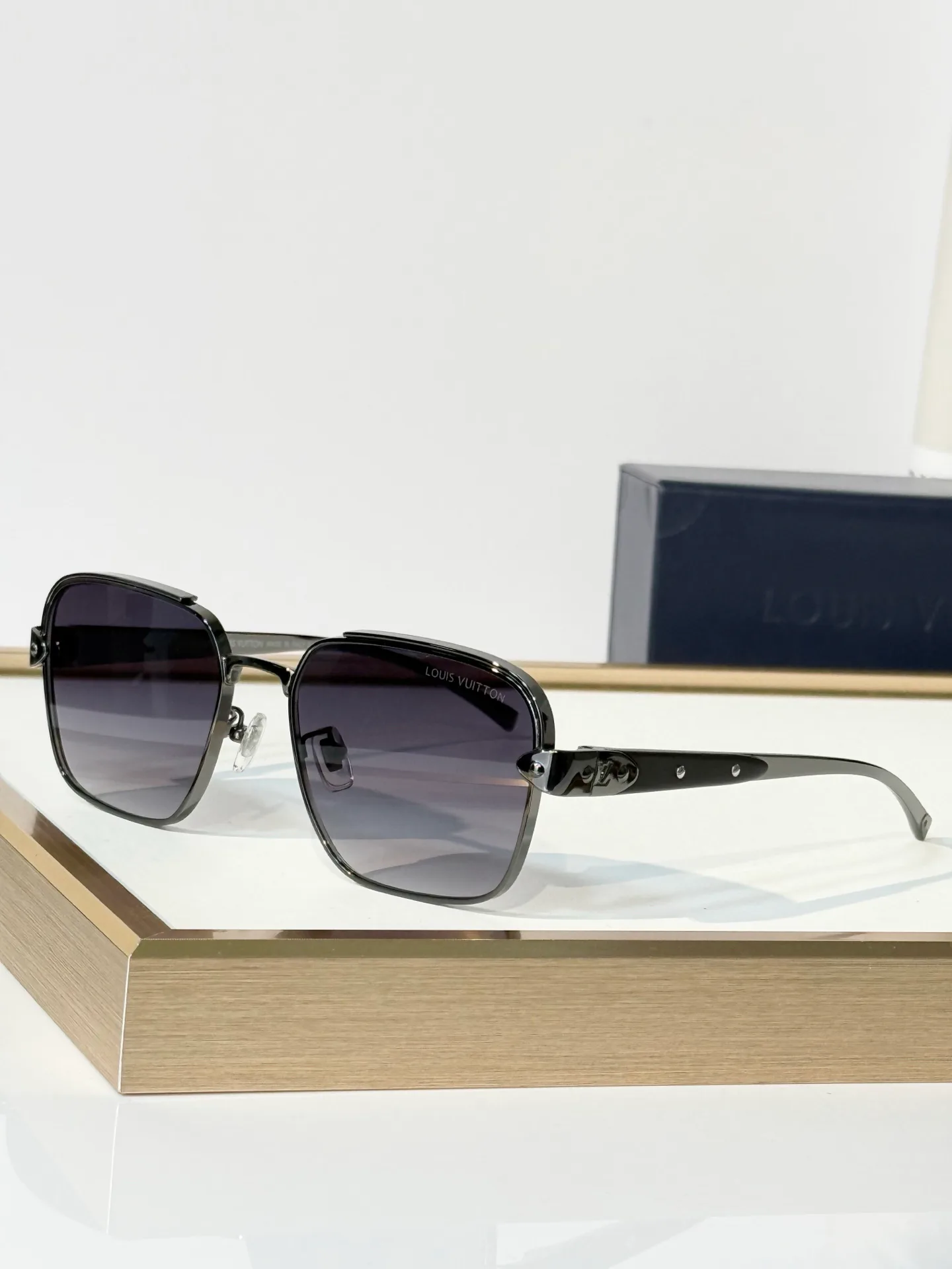 Очки Louis Vuitton 18453222