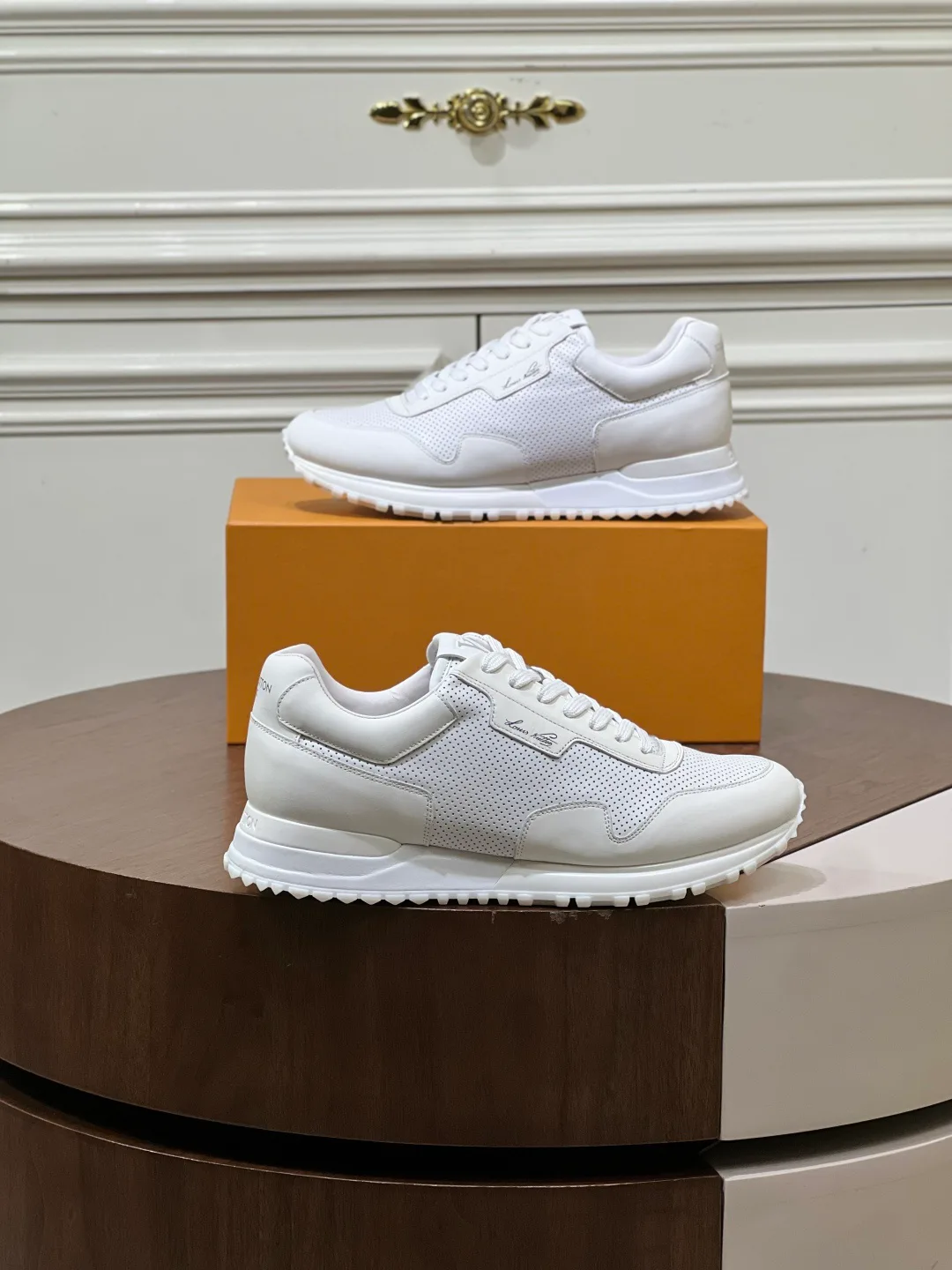 Кроссовки Мужские Louis Vuitton 18039350