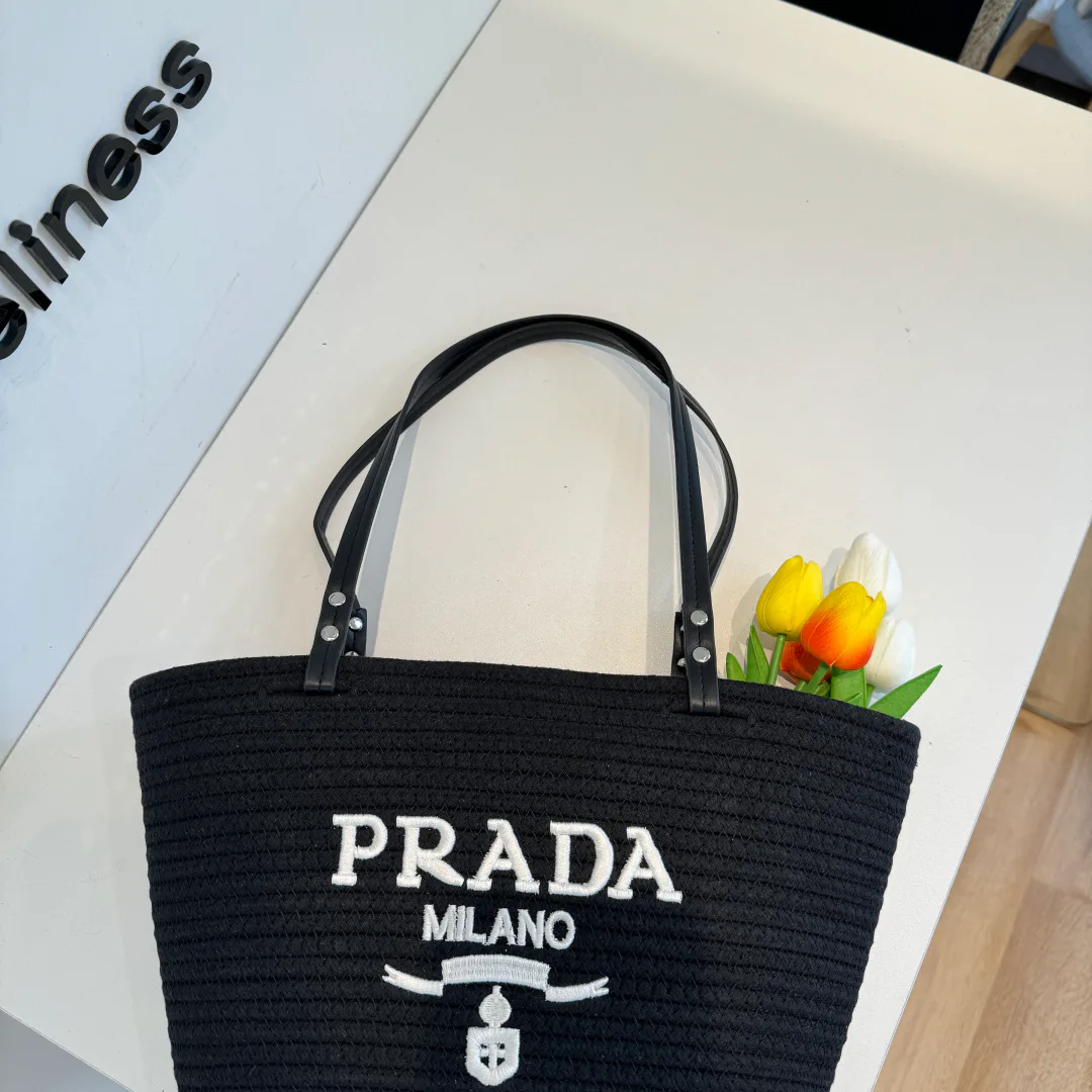 Классические Сумки Женские Prada 12765023