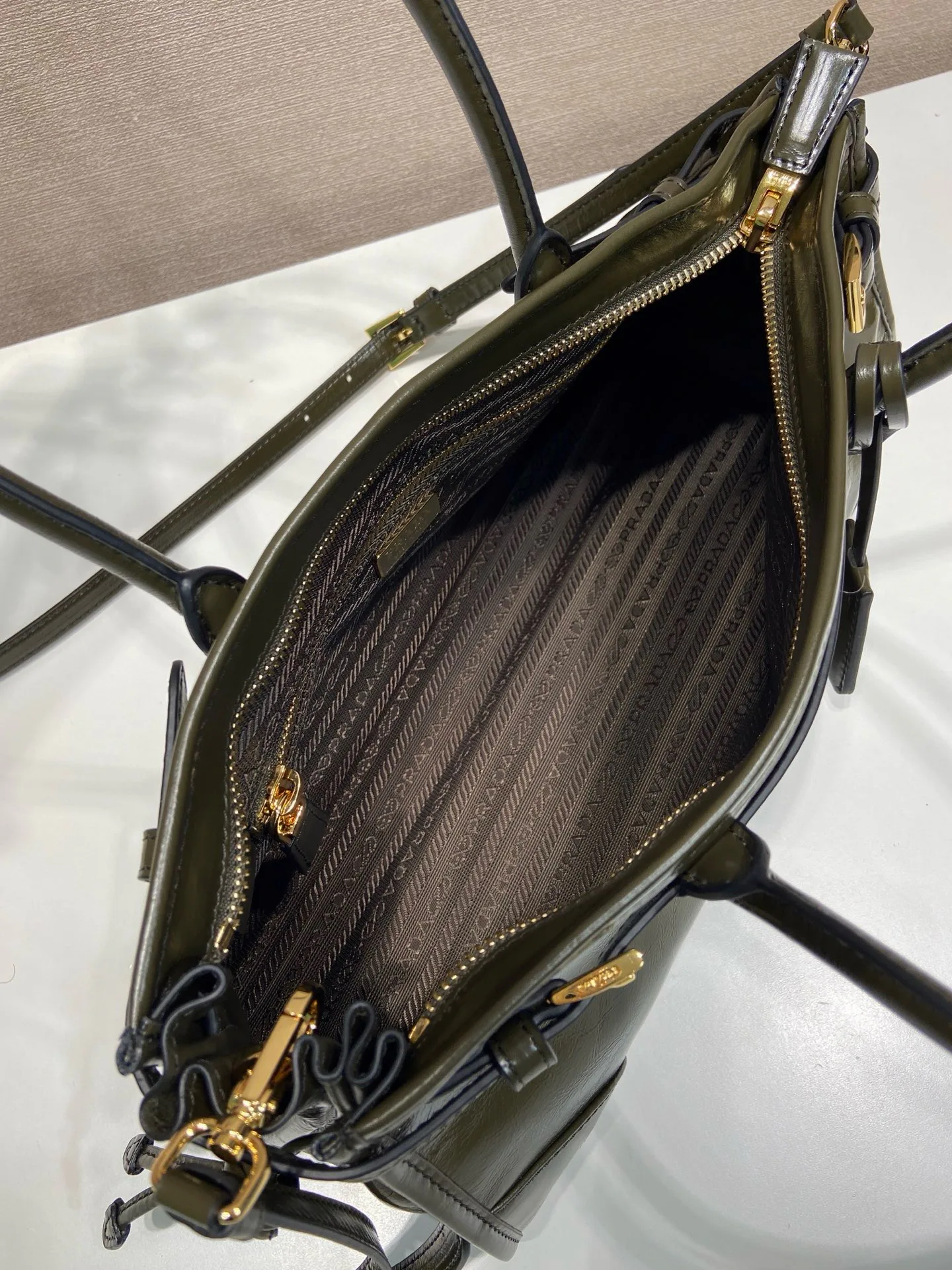 Классические Сумки Женские Prada 18184675