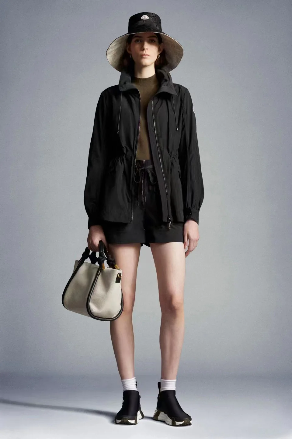 Куртки И Пуховики Женские Moncler 10248607