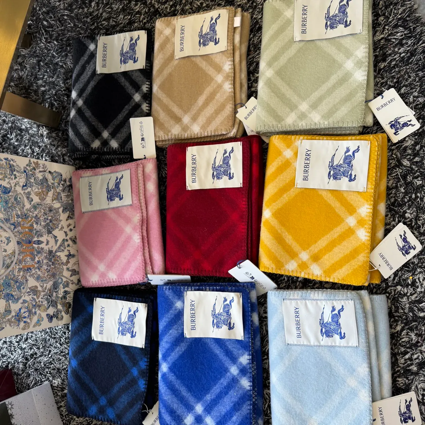Шарфы Burberry 3874277