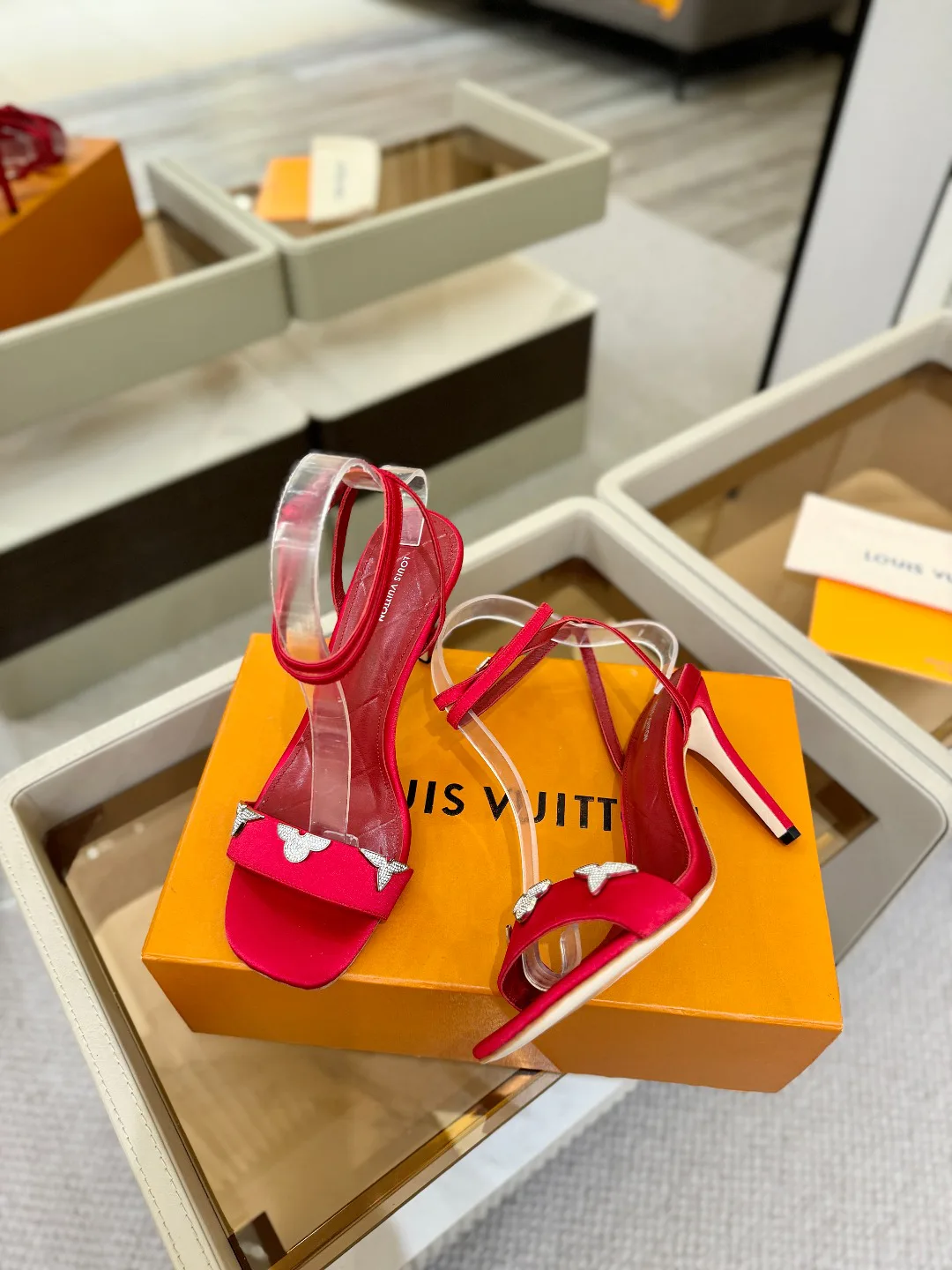 Босоножки Женские Louis Vuitton 10910138