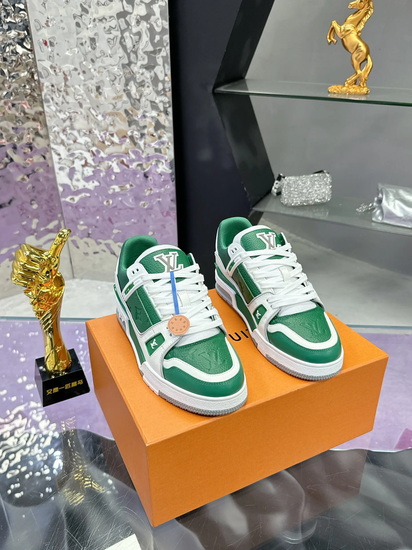 Кроссовки Женские Louis Vuitton 11529315
